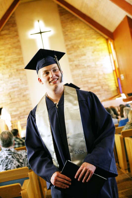 CC-Grad-2025-269R.jpg