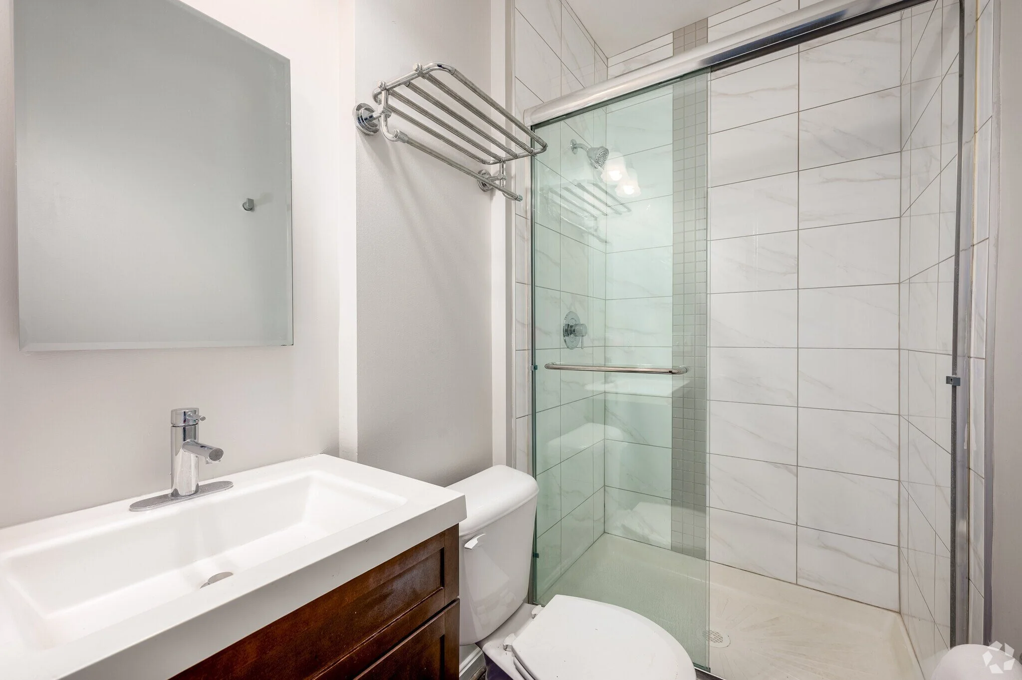 Ellis-Apts.com 10.jpg
