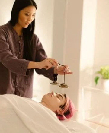 HuhHealingHub_ReikiSession_Heather_with_Tingsha-1024x1024-361x441.jpg