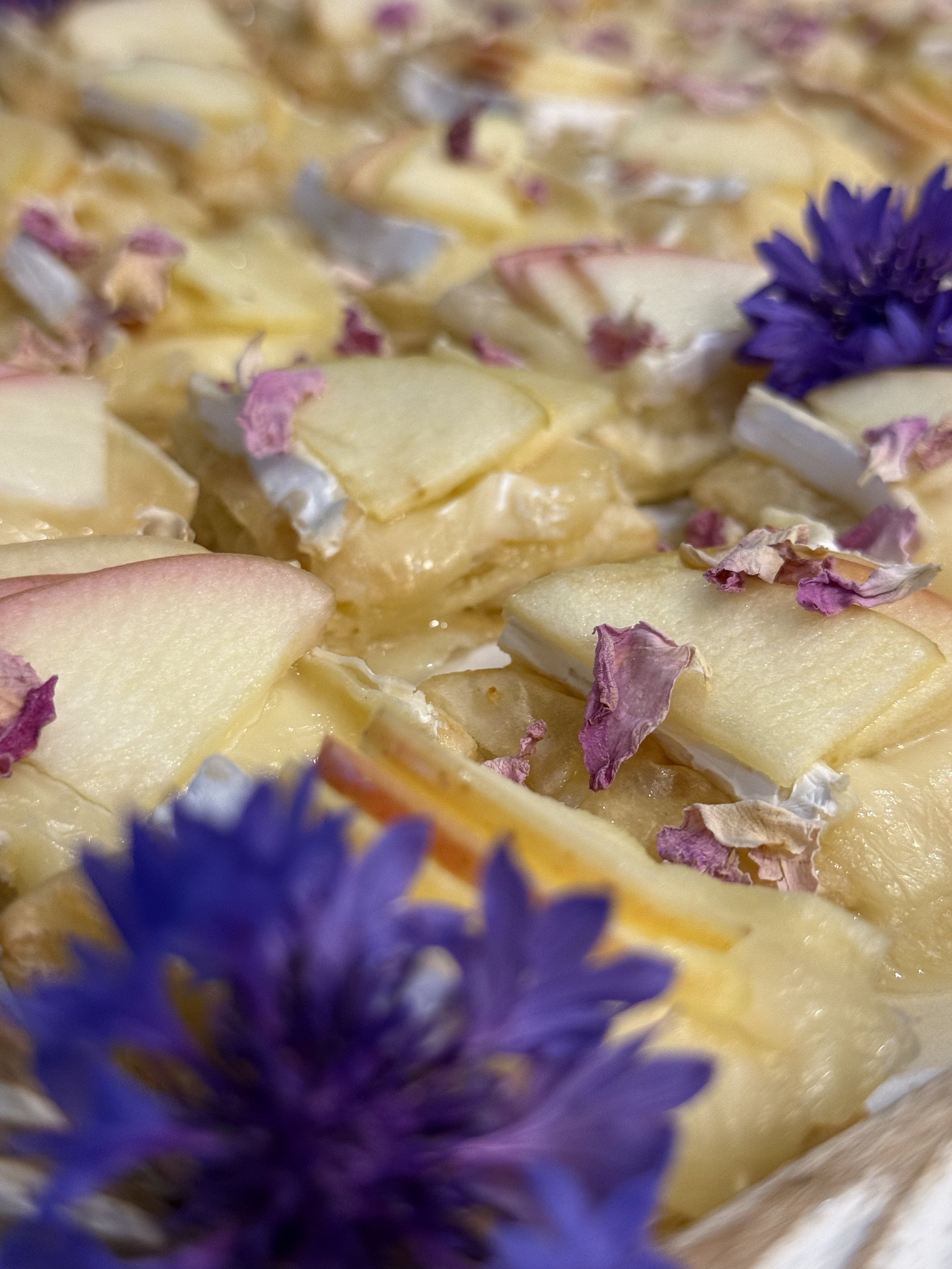 Apple Brie Toasts