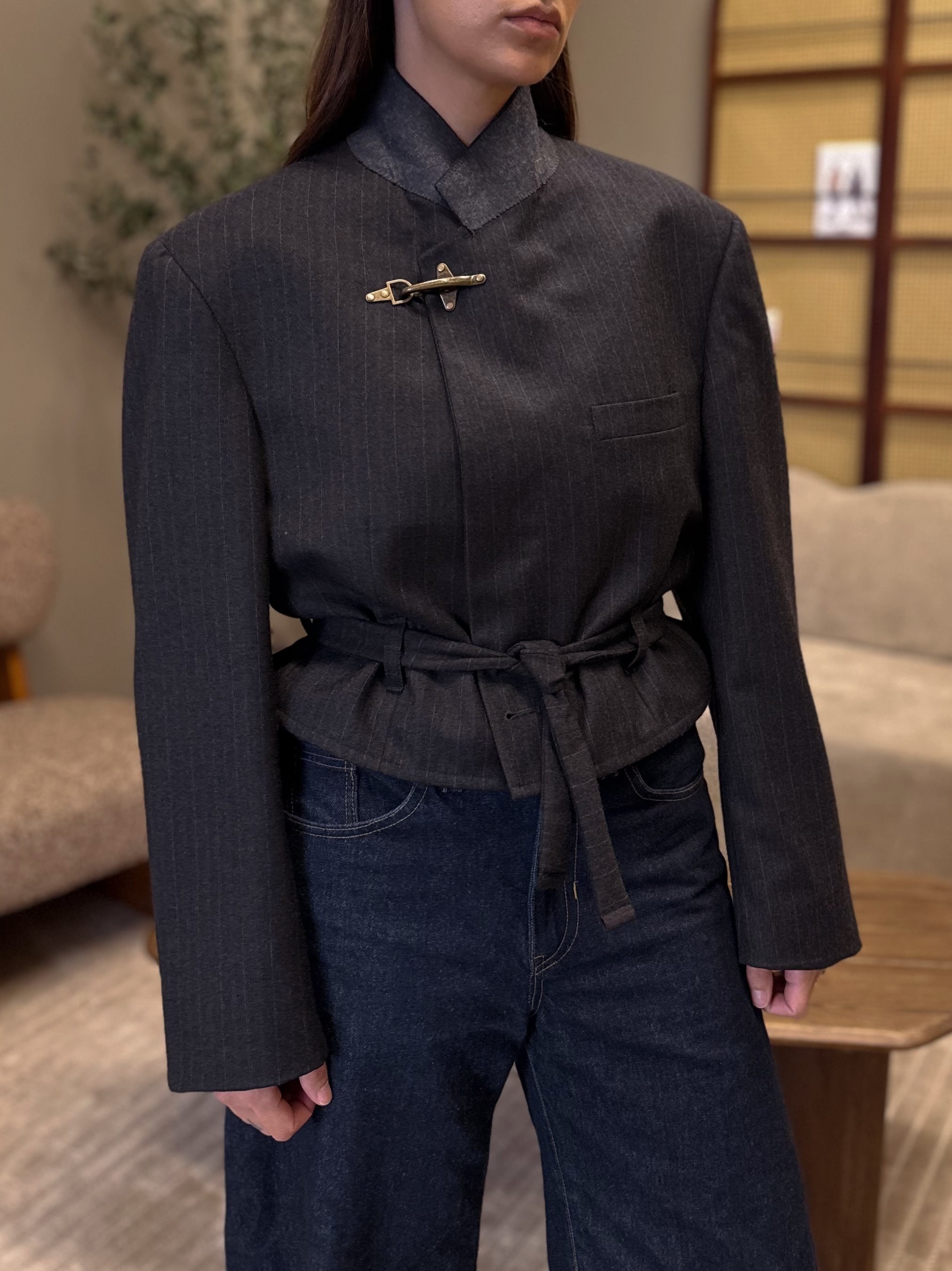 Re-Sourced No. 17 – The Clasp Blazer