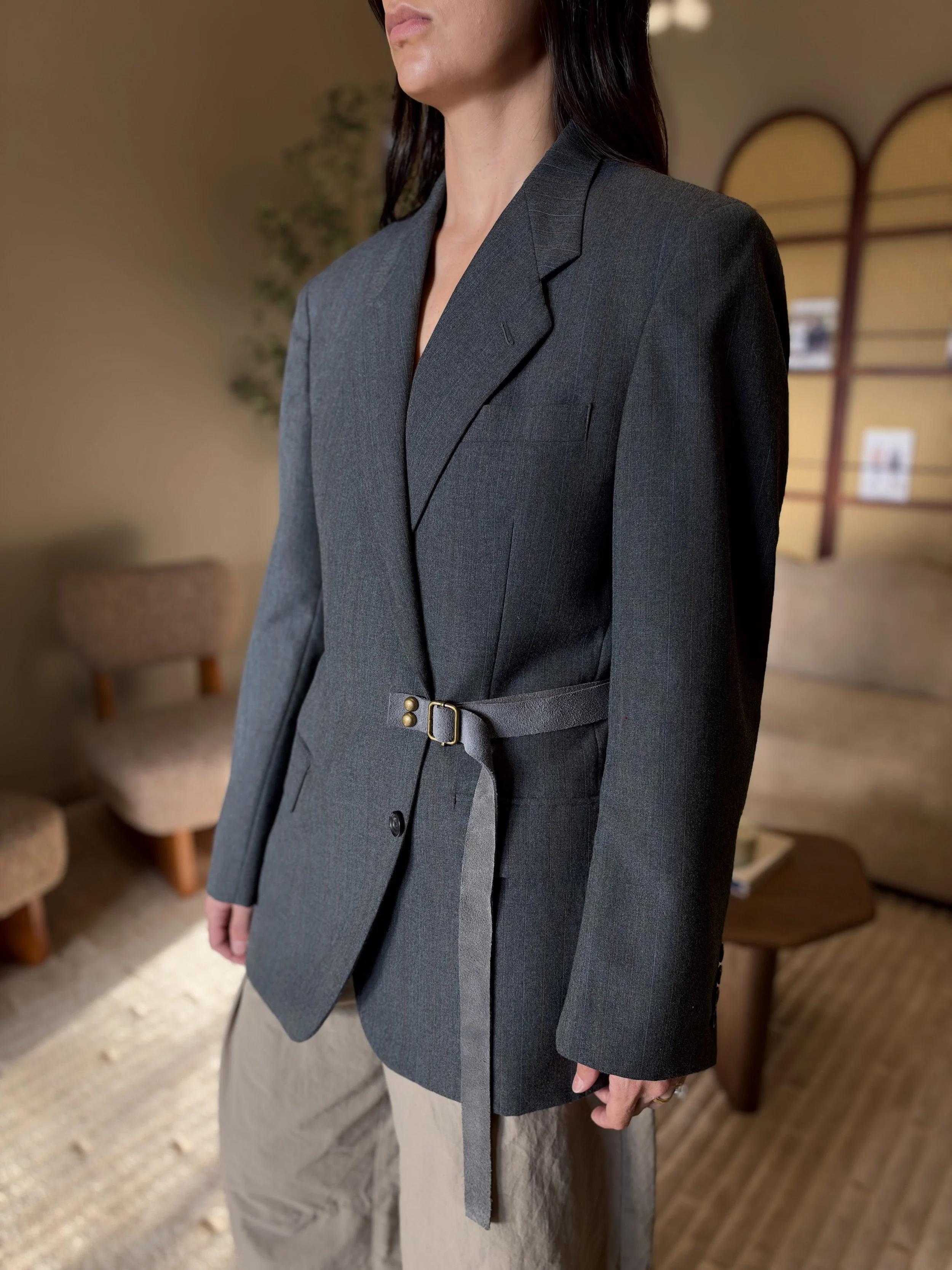 single belt long blazer side.jpeg