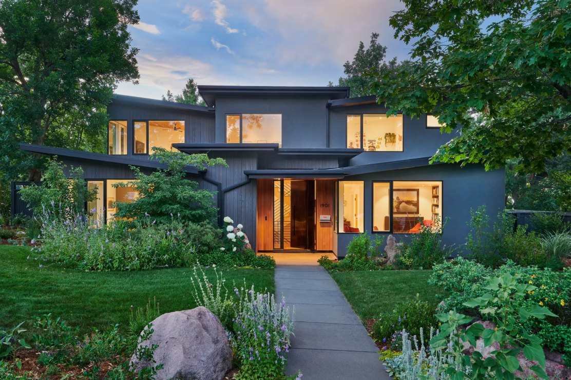 Modern Cozy House Exterior