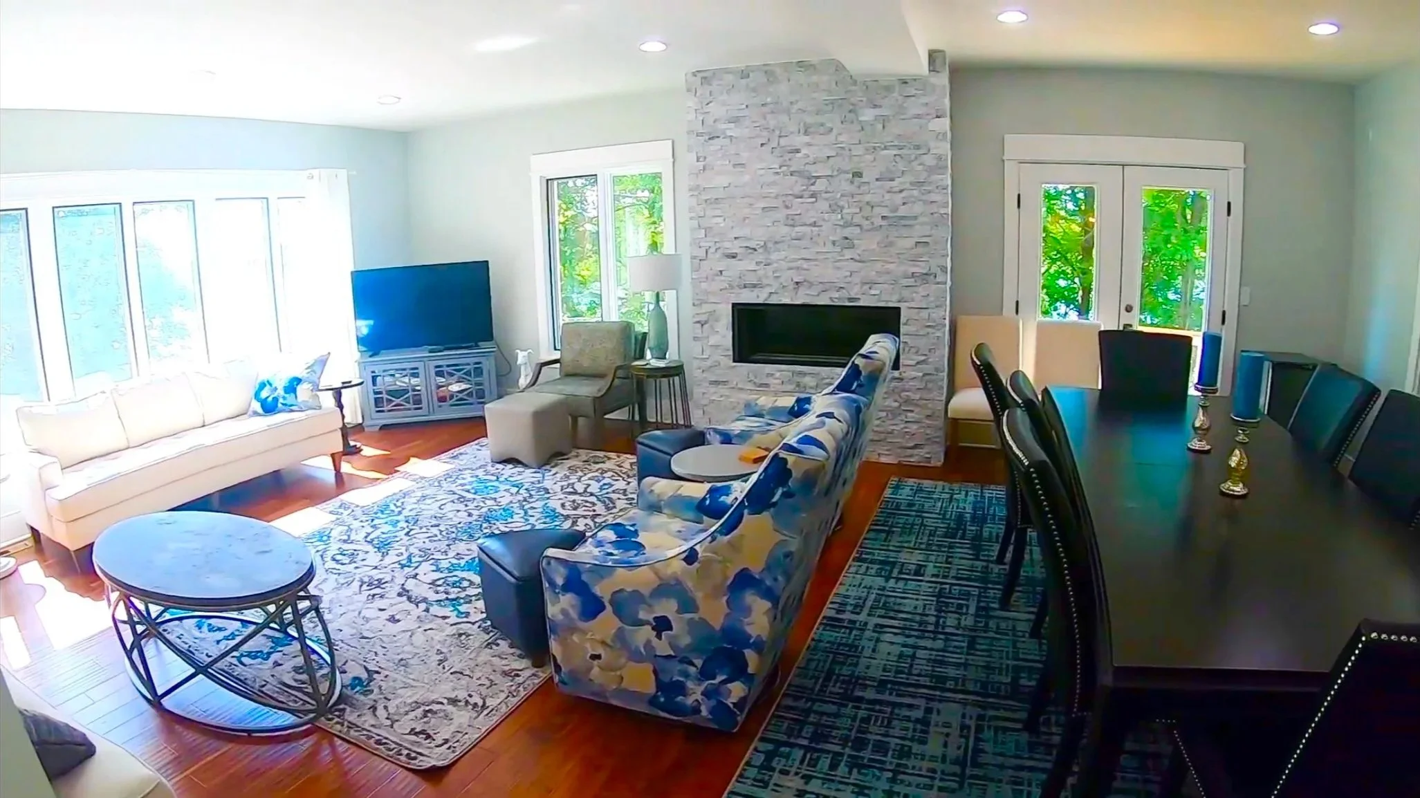 lakehouse living room 2