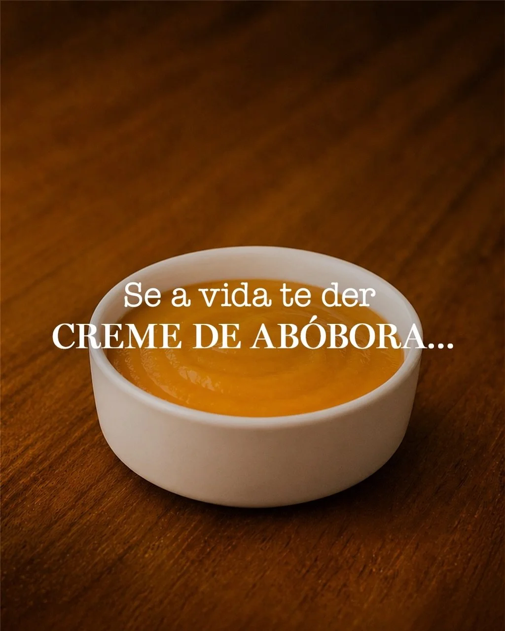 Se a vida te der creme de ab&oacute;bora, panceta defumada, provolone e mussarela&hellip; a resposta certa &eacute; juntar tudo numa pizza! 🍕&nbsp;

A Zucca combina cremosidade, defumado e queijo em uma receita cheia de personalidade &mdash; daquela