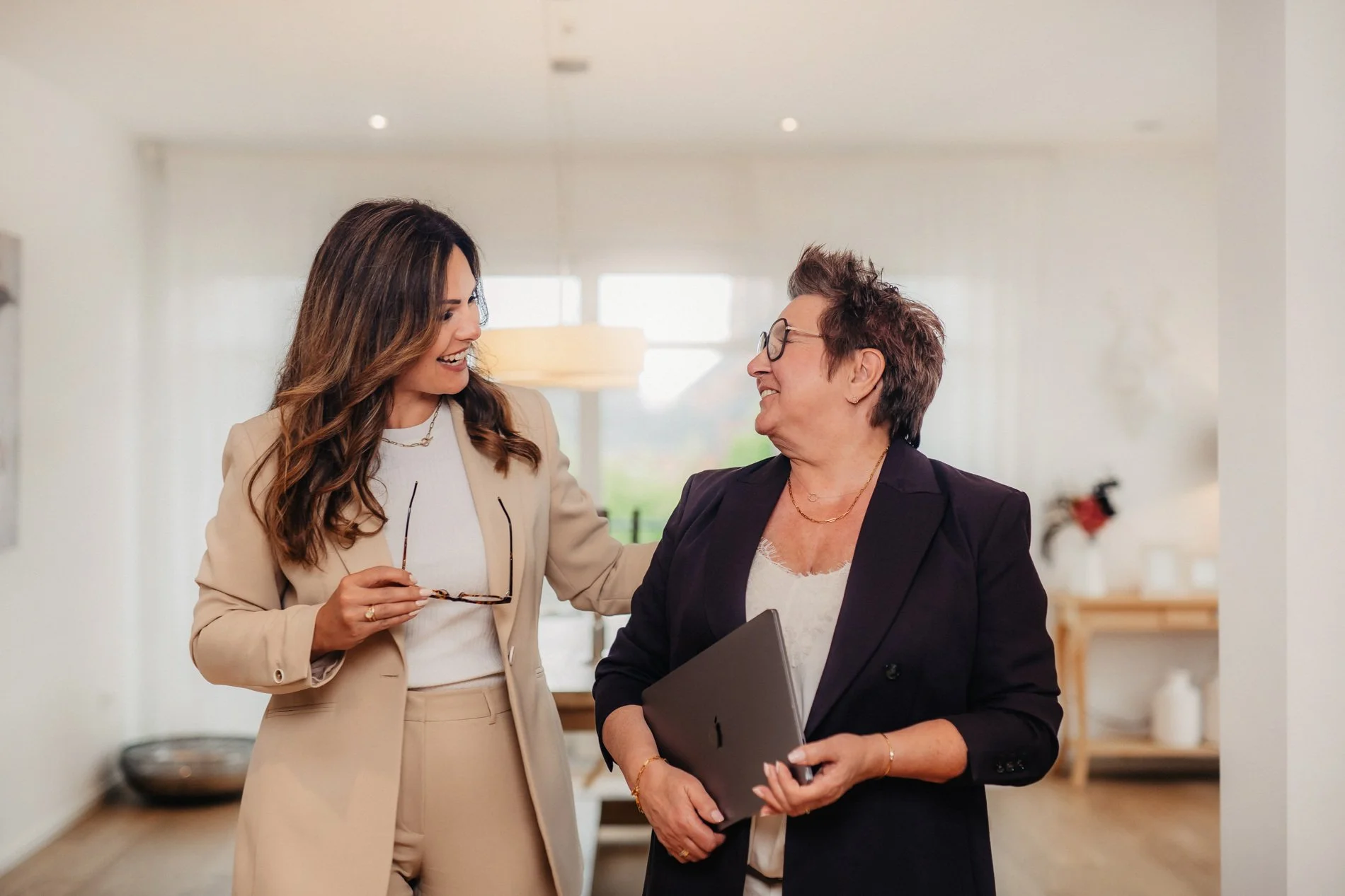 Mentoring Gespräch mit reifer Frau