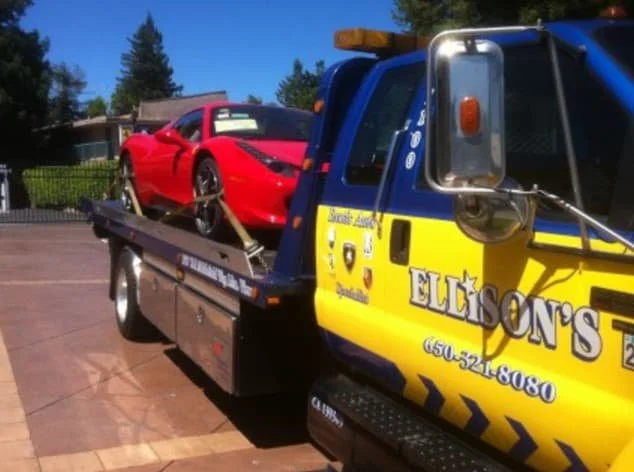 Towing service truck