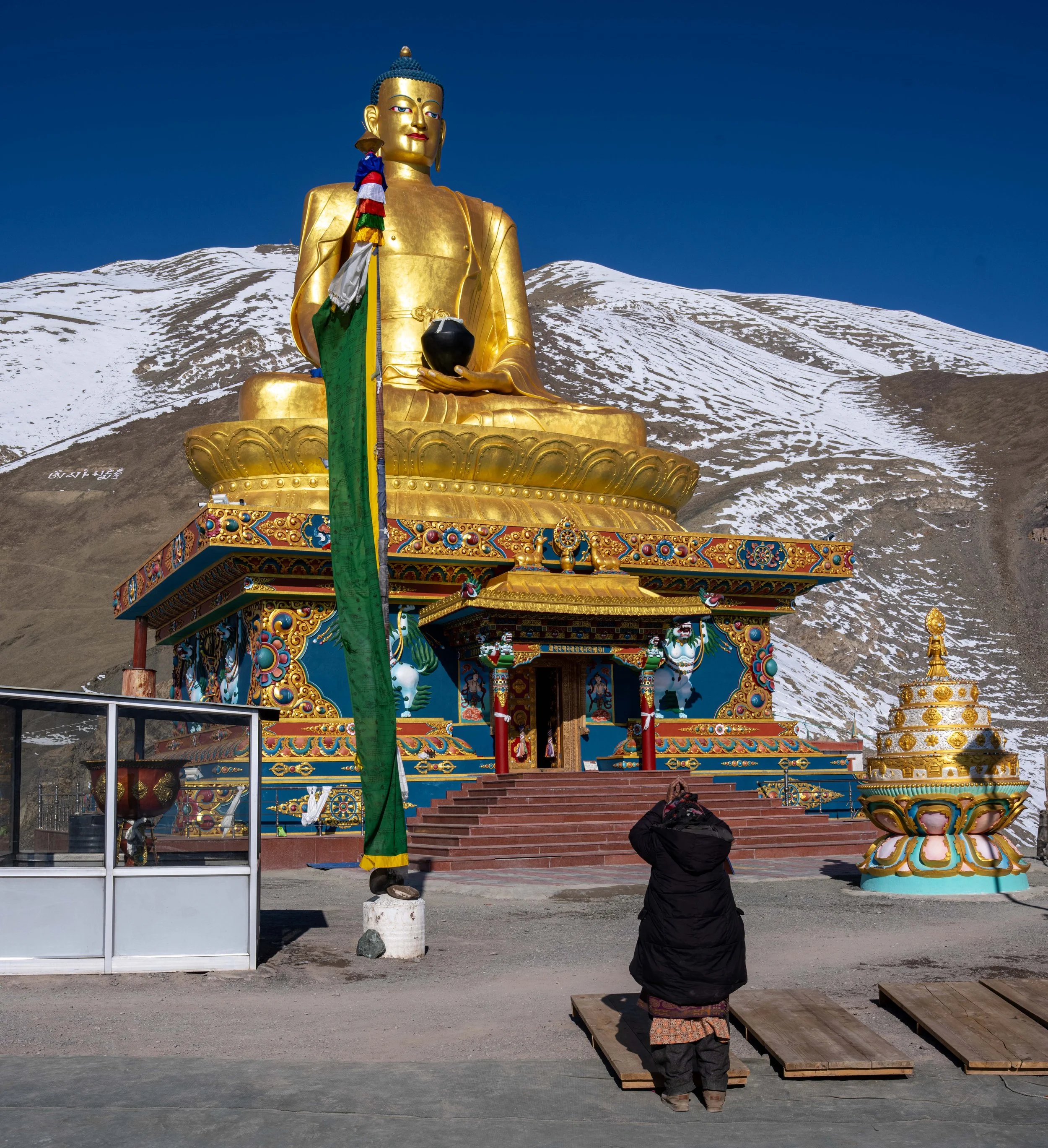 Prostrations to the Buddha Temple