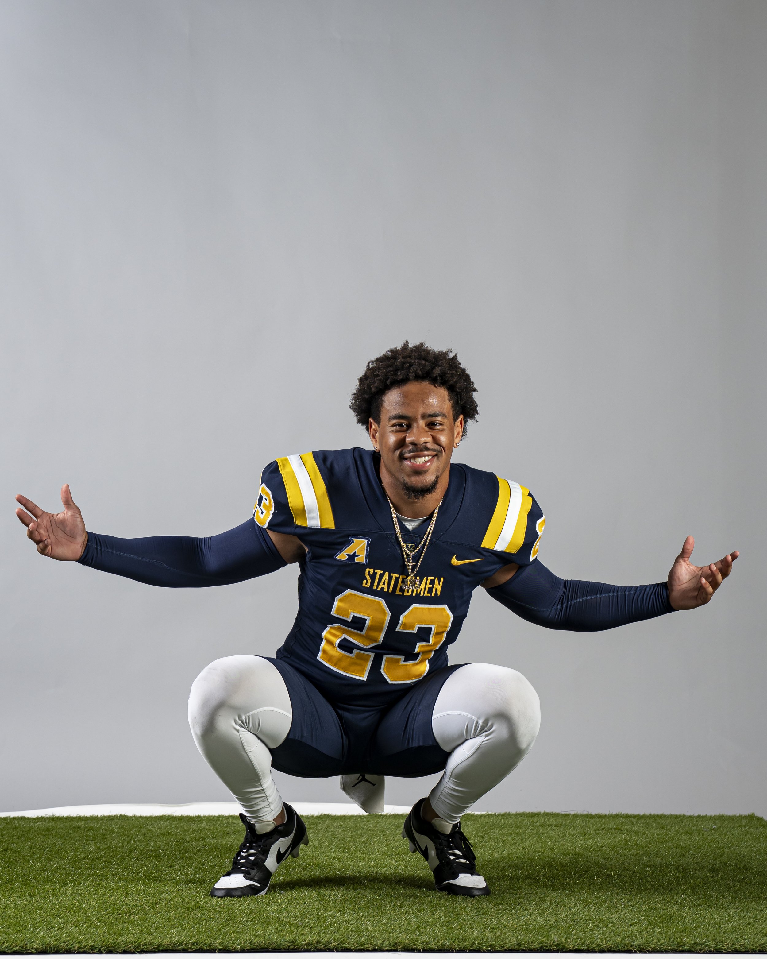 20250819_2508-009_2025_2026_wpu_football_00852_edit_v1.jpg