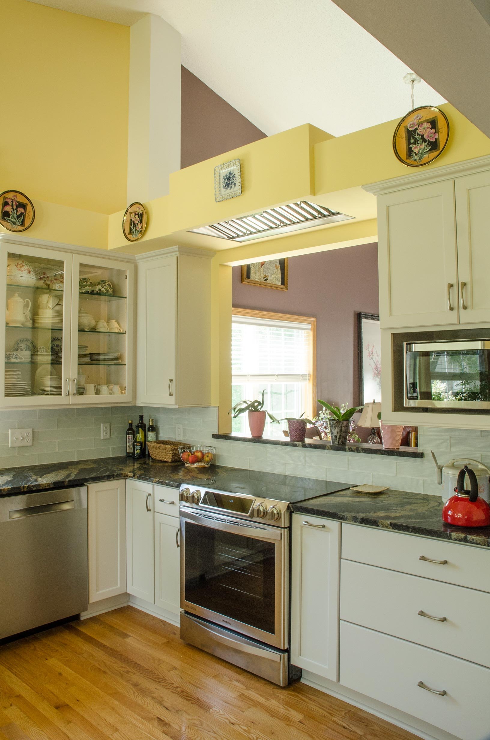 0_Jacobson_Eden_Prairie_Kitchen_2016_Vert_Small_07.jpg
