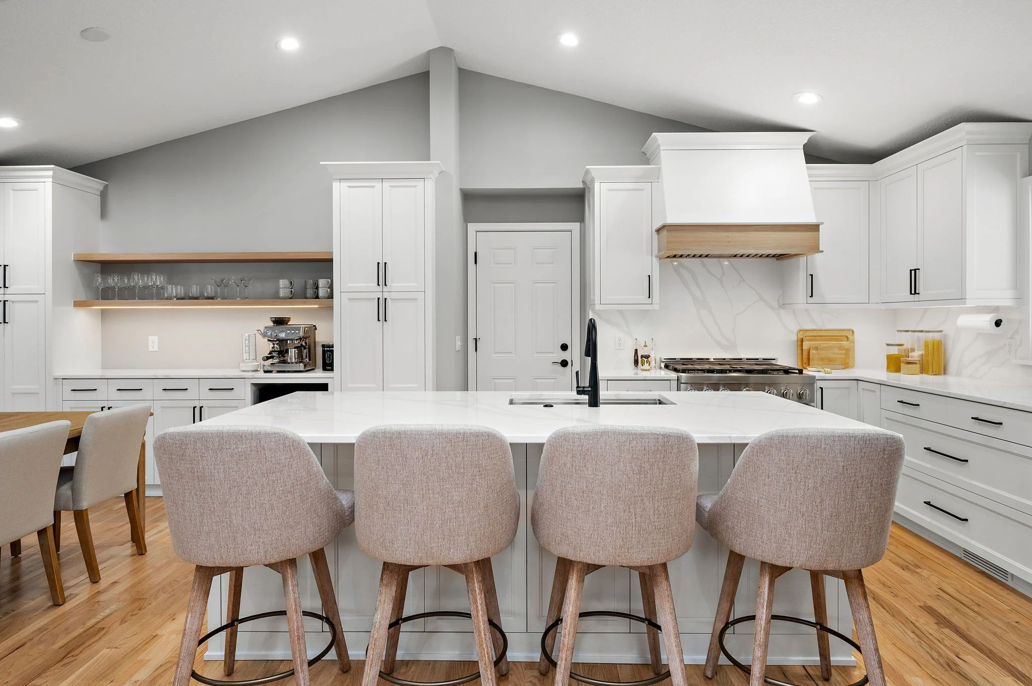 custom-home-builder-renovation-company-04.jpg
