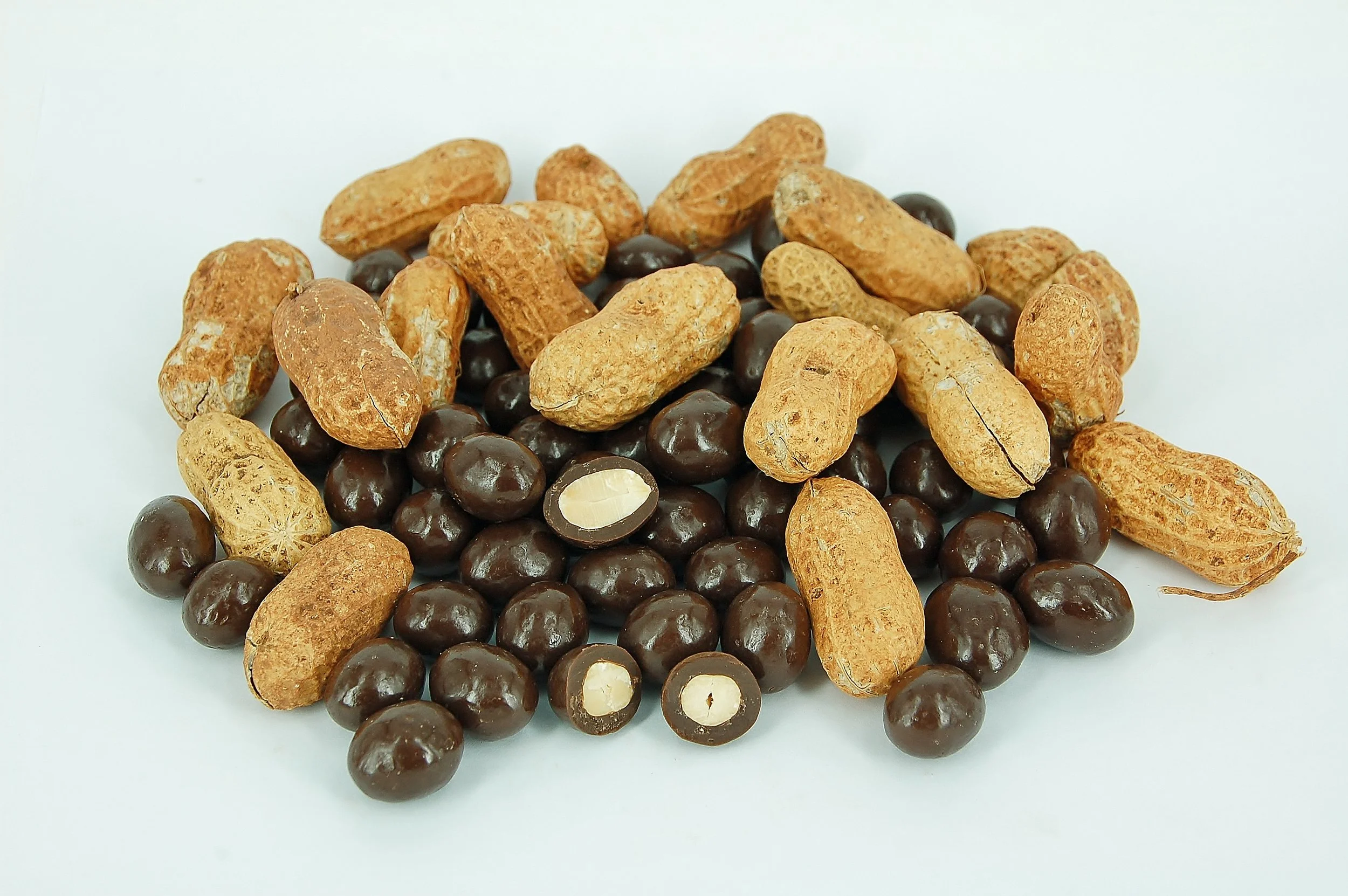 Dark Chocolate Peanuts (8).JPG