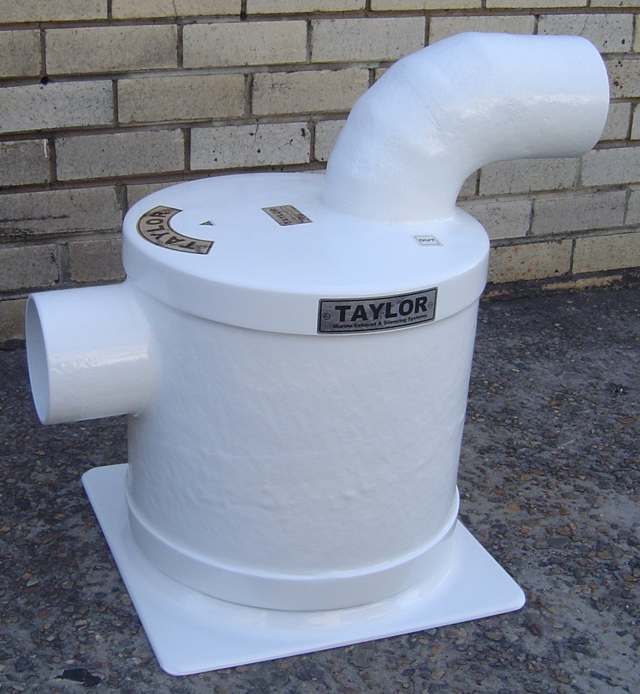 Commercial-grade waterlock muffler designed for marine wet exhaust systems.