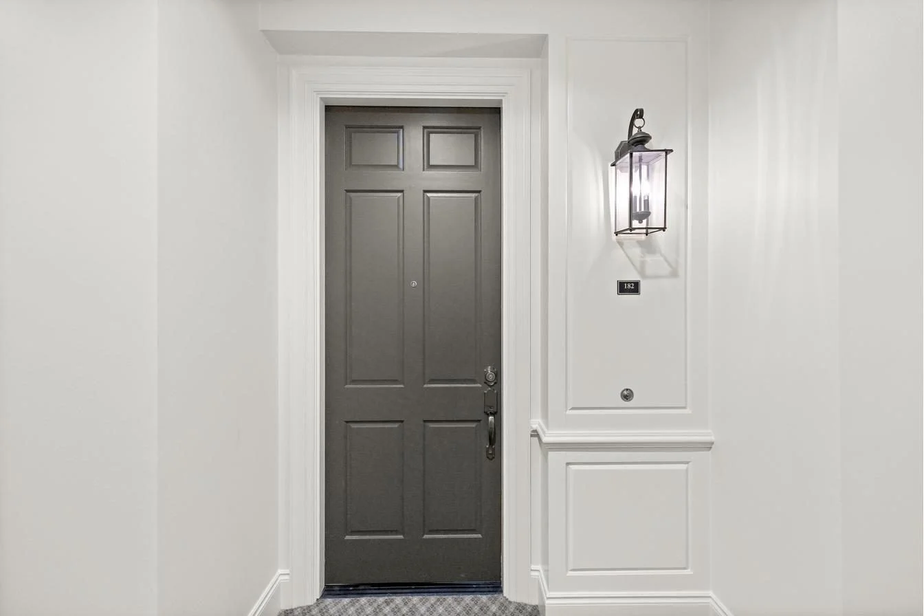 05_182-cherokee-entry-threshold.jpg