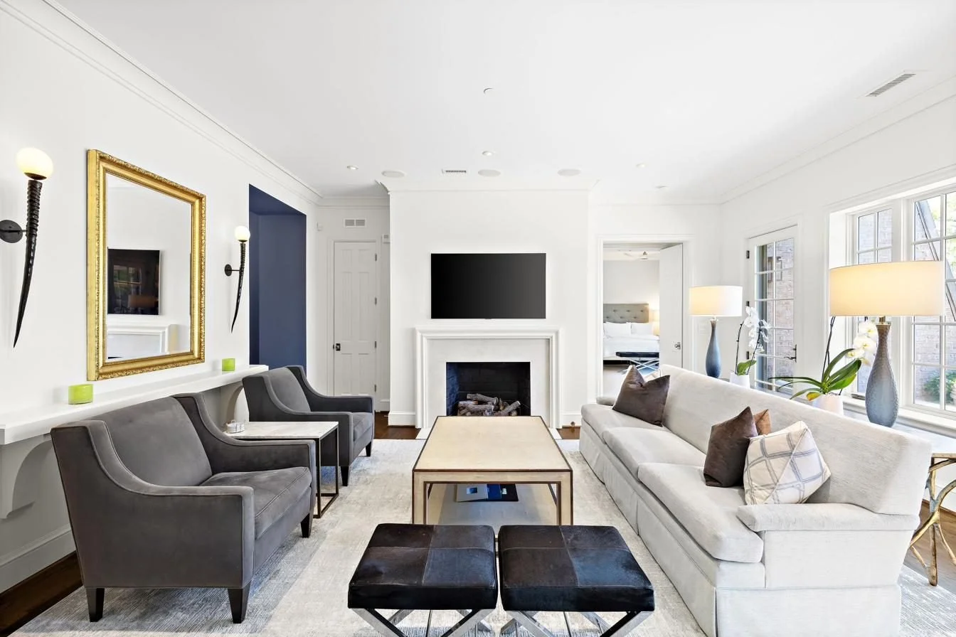 07_182-cherokee-living-room-fireplace.jpg