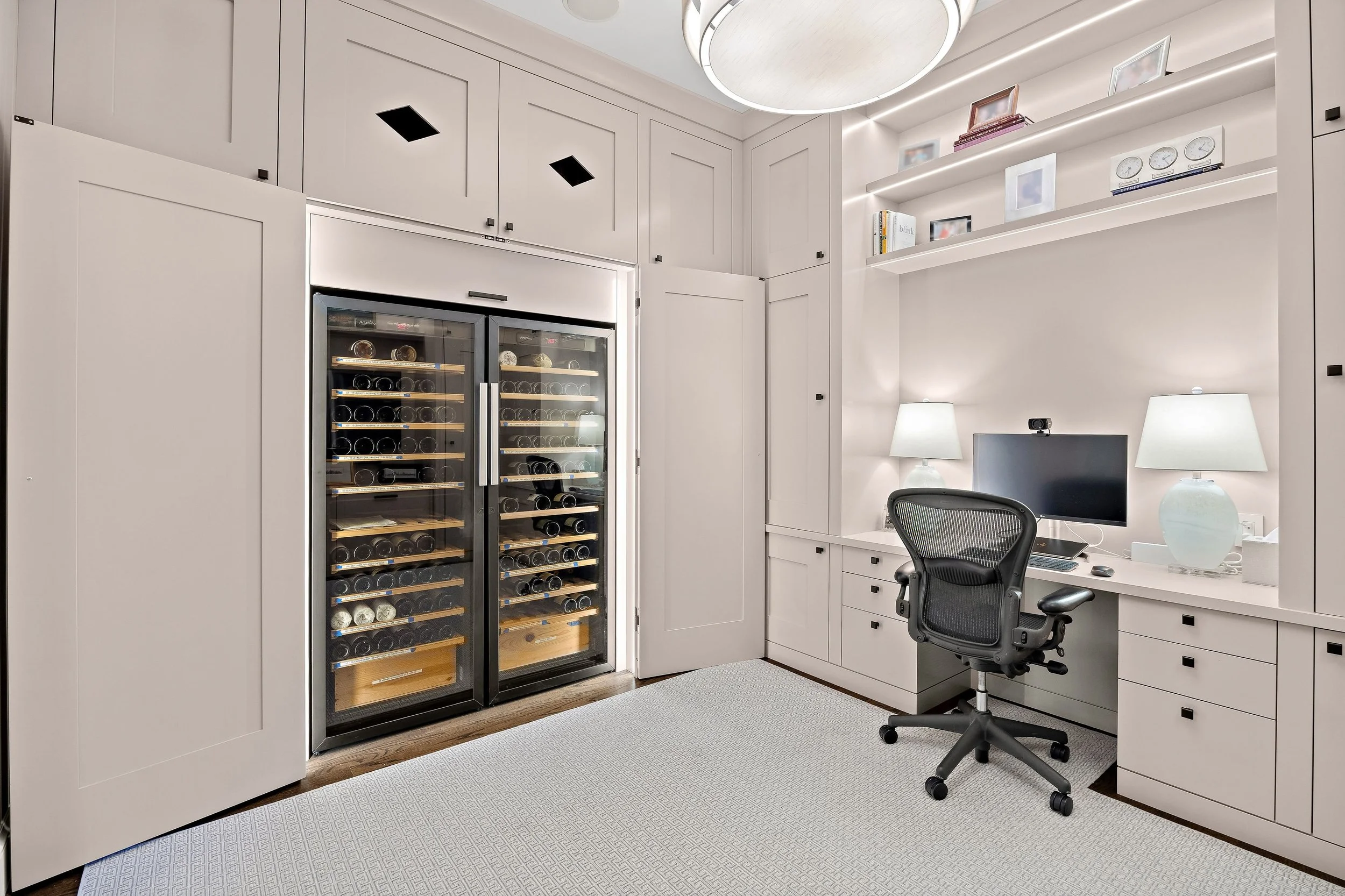 04_182-cherokee-study-wine-desk_2.jpg