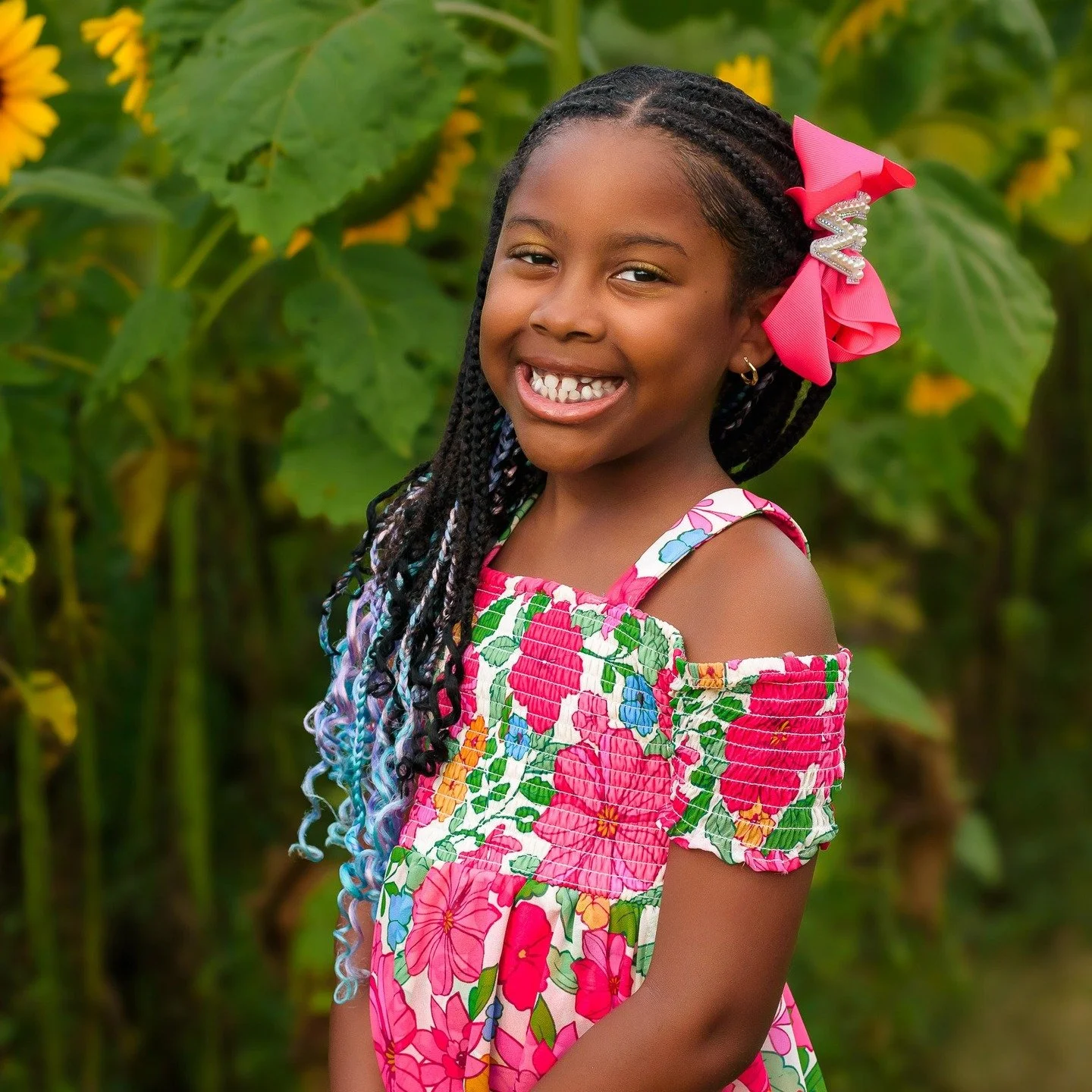 🌻 Golden light, endless blooms, and memories worth holding onto forever. 🌻

There&rsquo;s something special about sunflower season &mdash; the warmth of summer, the vibrant colors, and the way these beautiful fields create the perfect backdrop for 
