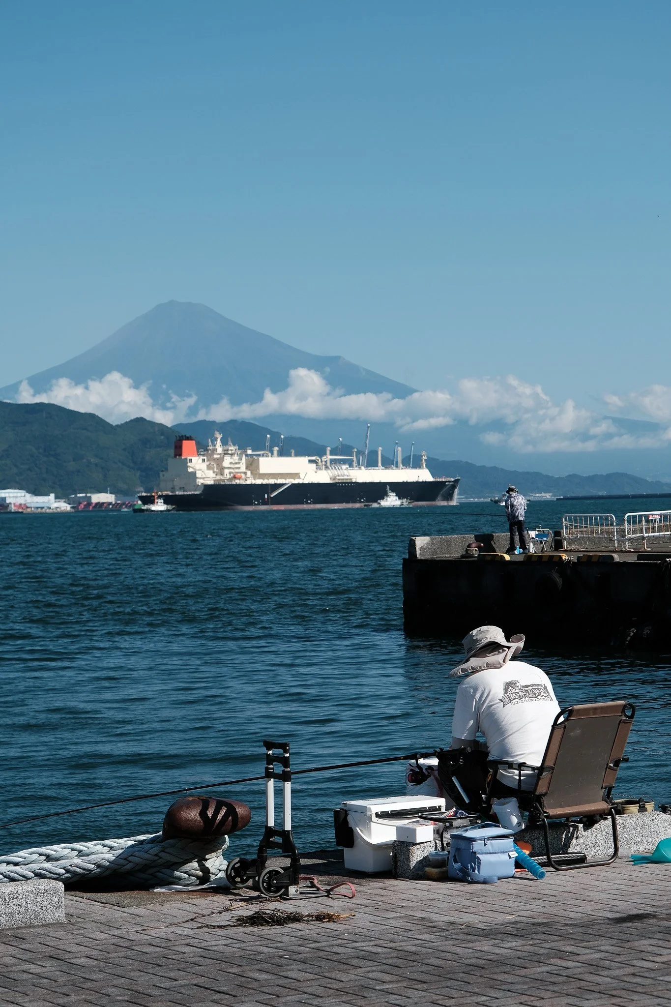mount-fuji-fisherman-shizuoka.jpg