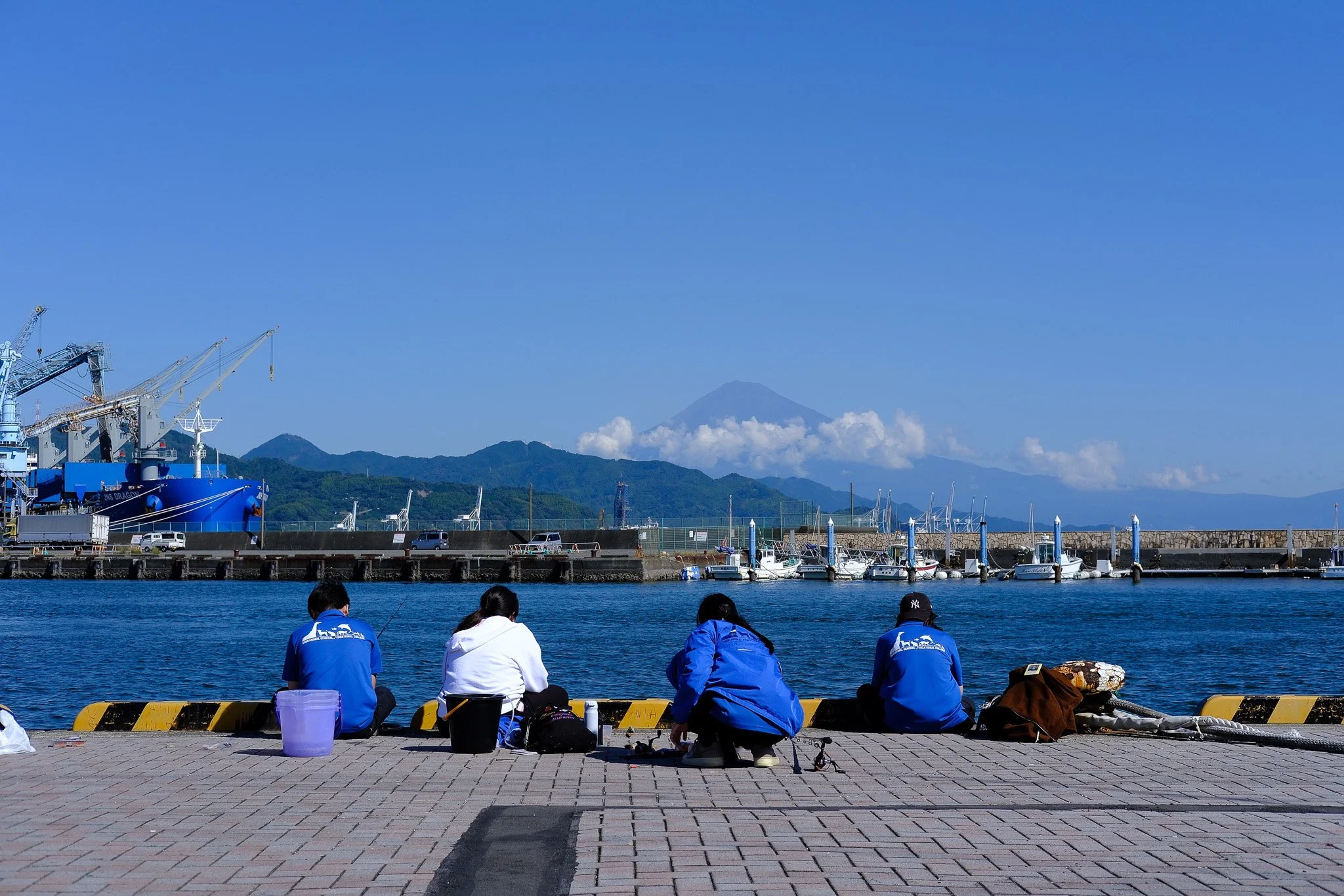 mount-fuji-fisherman-shizuoka-2.jpg