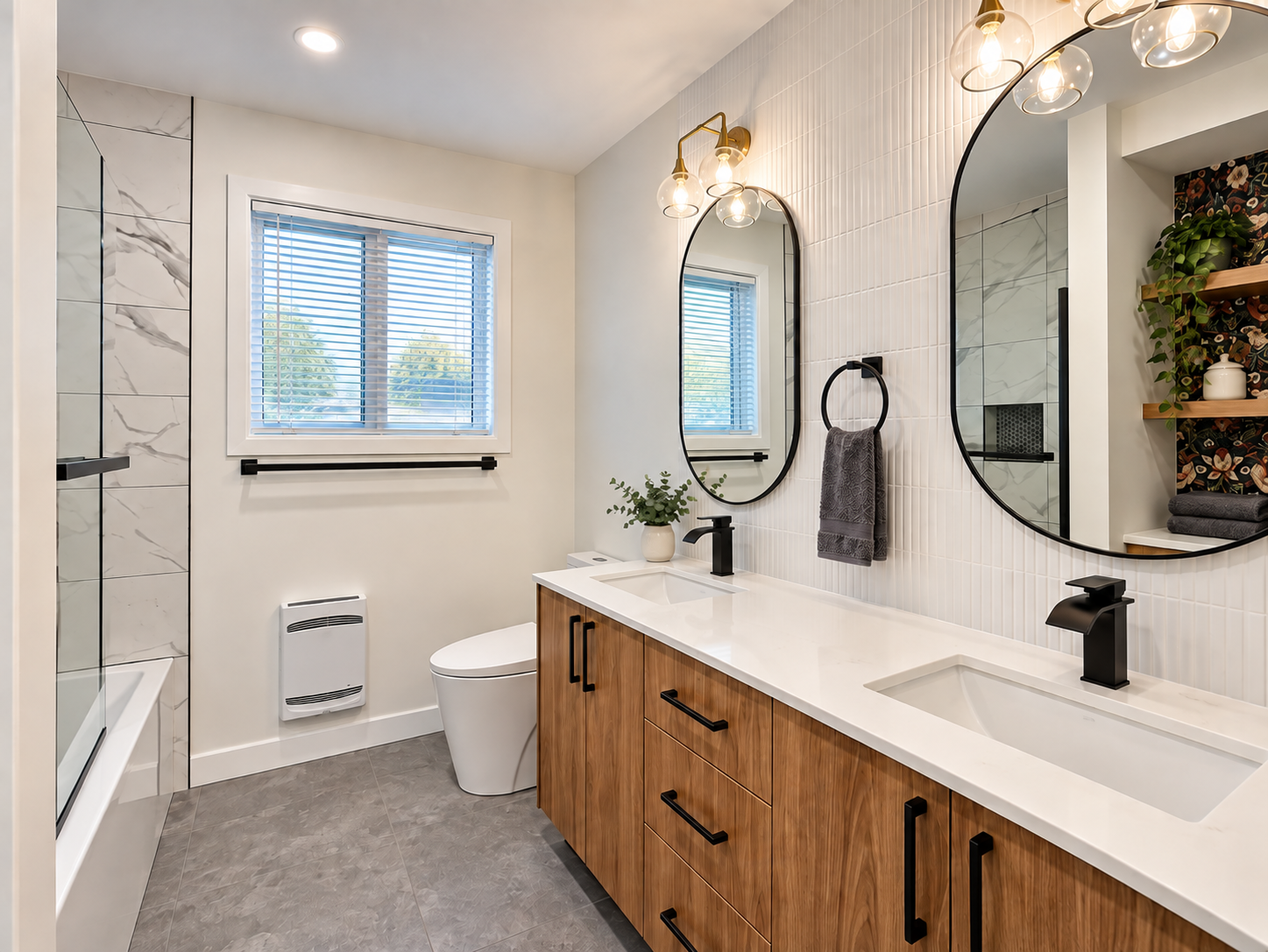 Salle de bain de bungalow rénovée par Garcia Construction Rénovation à Québec, avec bain-douche, vanité double en bois, robinetterie noire et mur en carrelage blanc.
