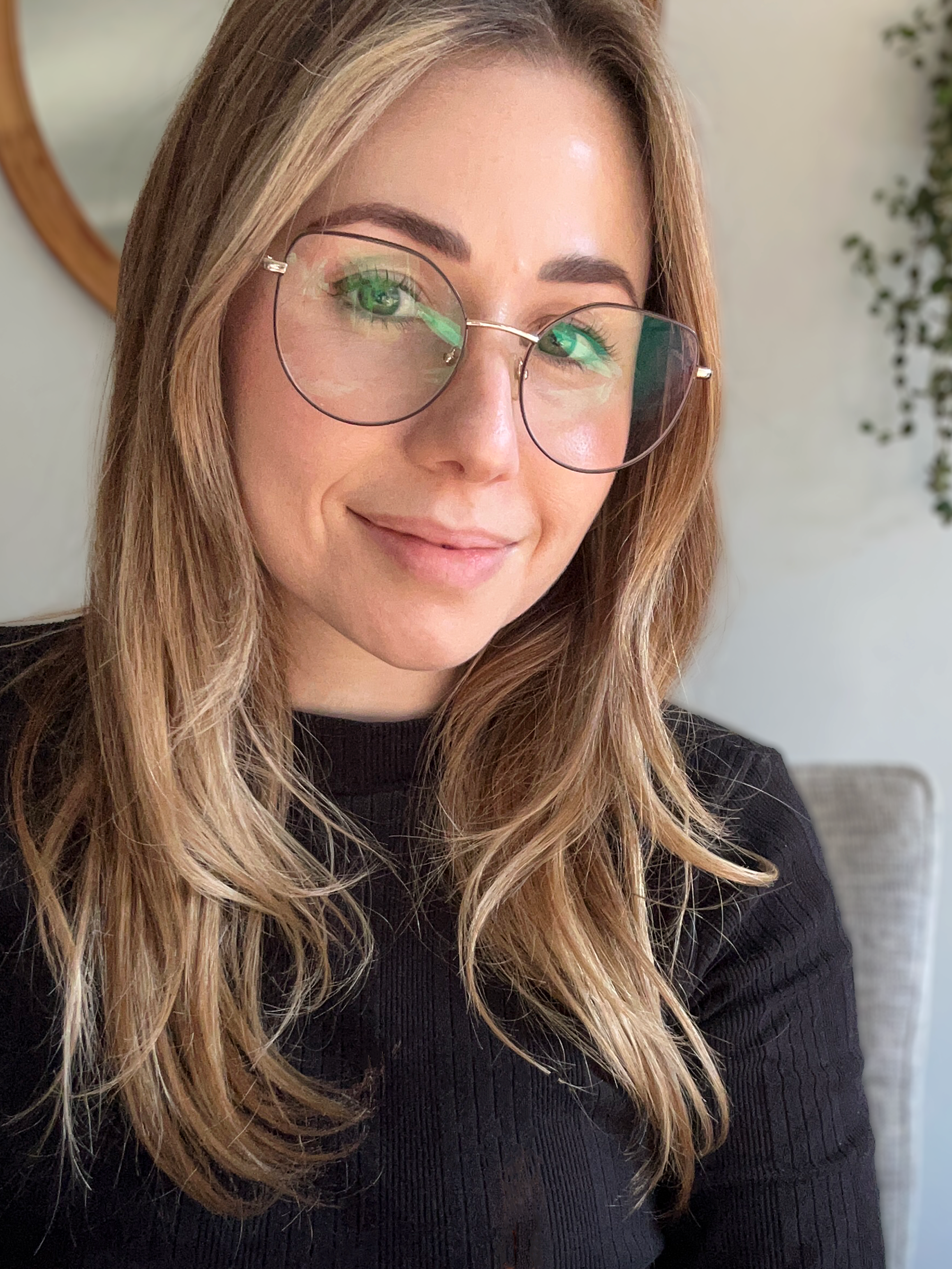 Nikki Maree is a graphic designer