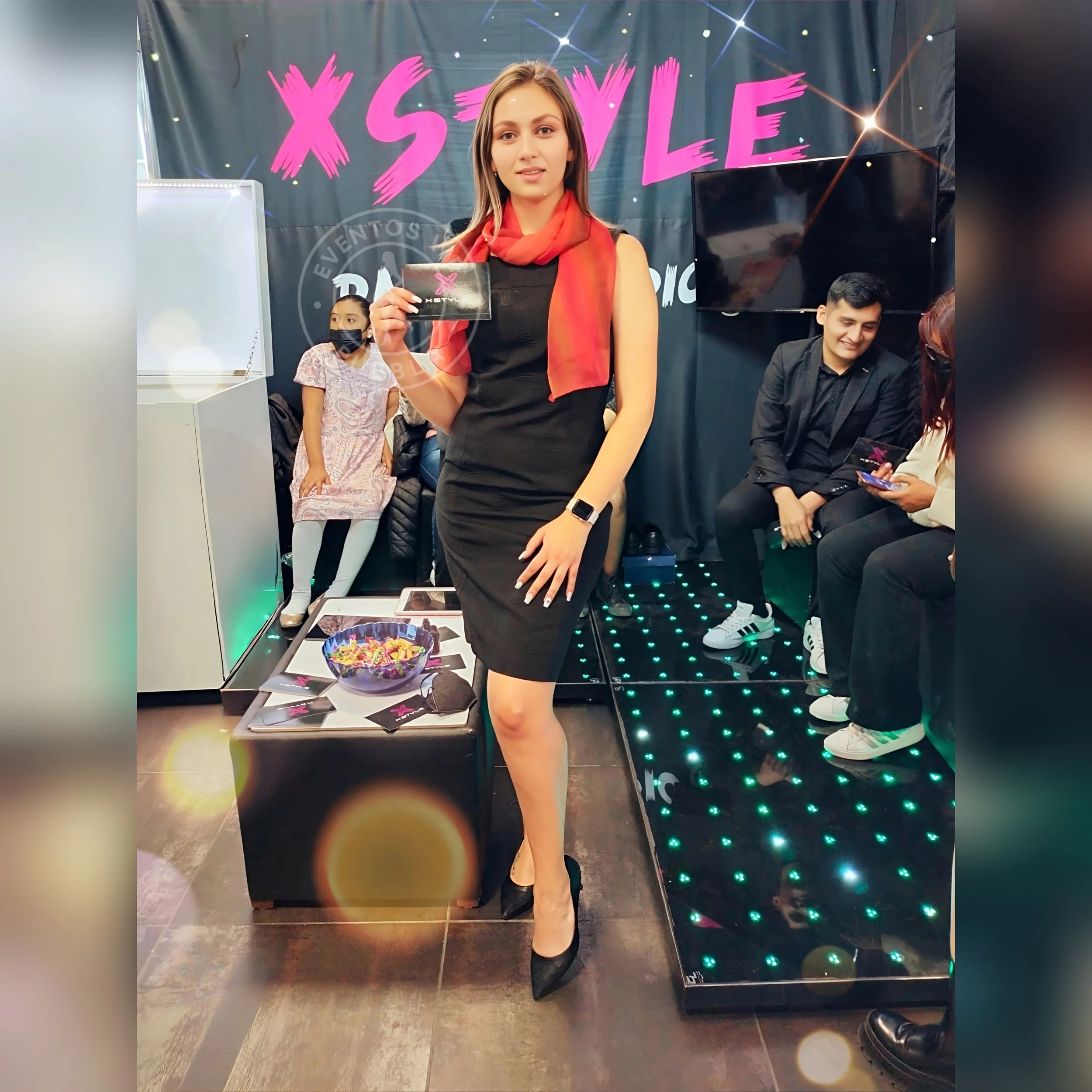 Edecán profesional para evento de moda XSTYLE en Puebla