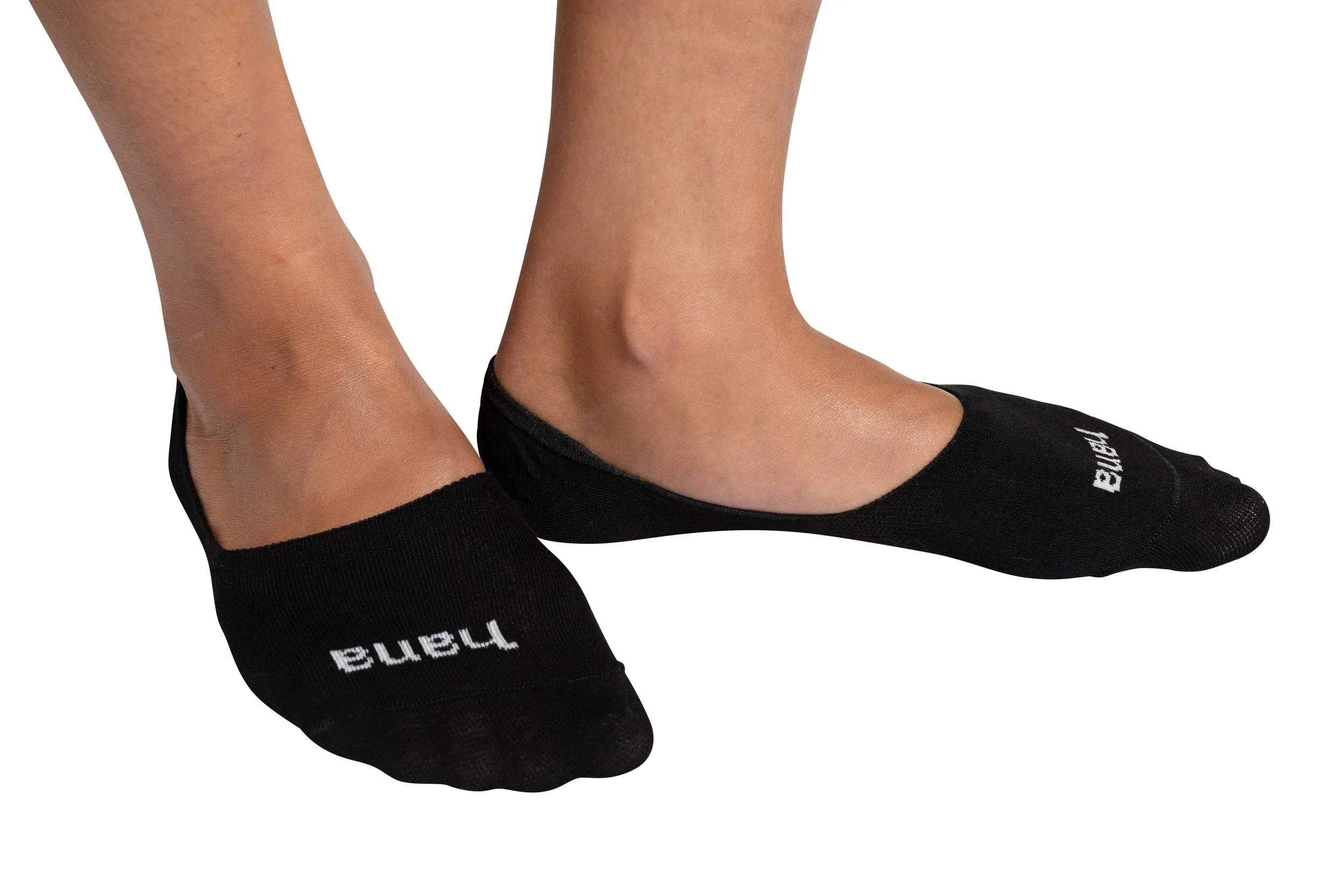 20220217_hana+socks_0001+copy.jpg