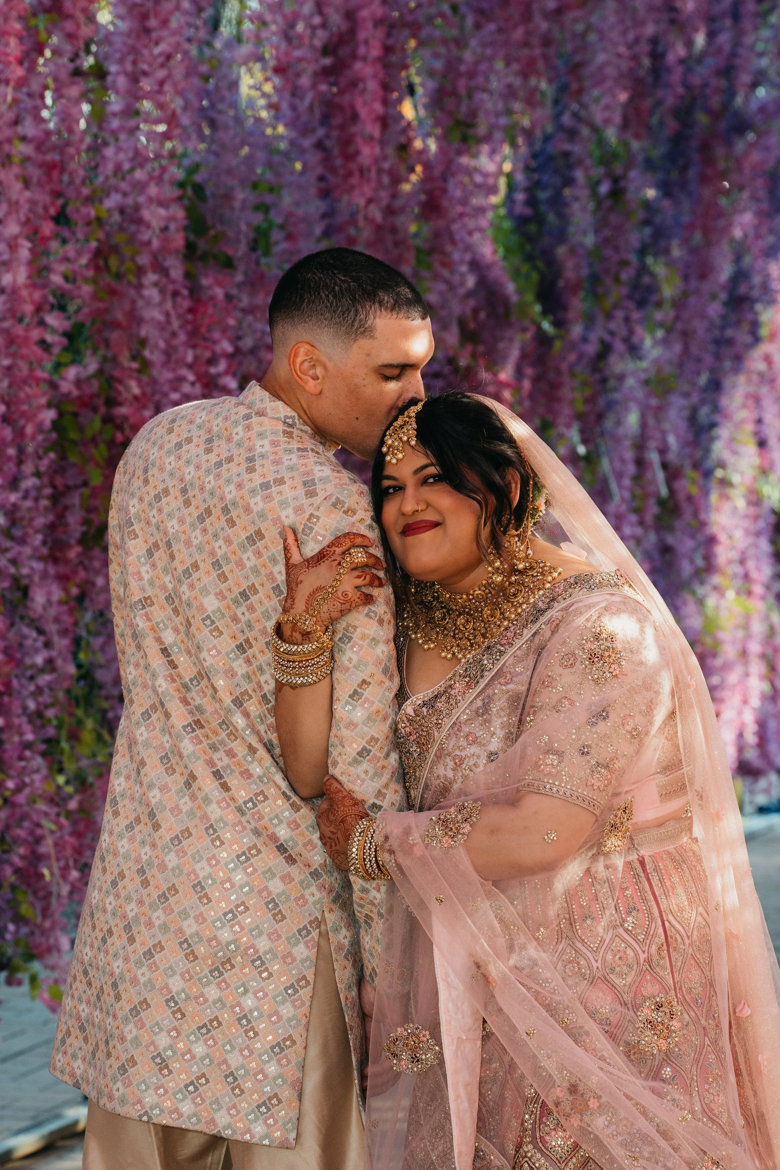A natural wedding moment photographed by Federico Weddings, preserving real connection and heartfelt emotion.