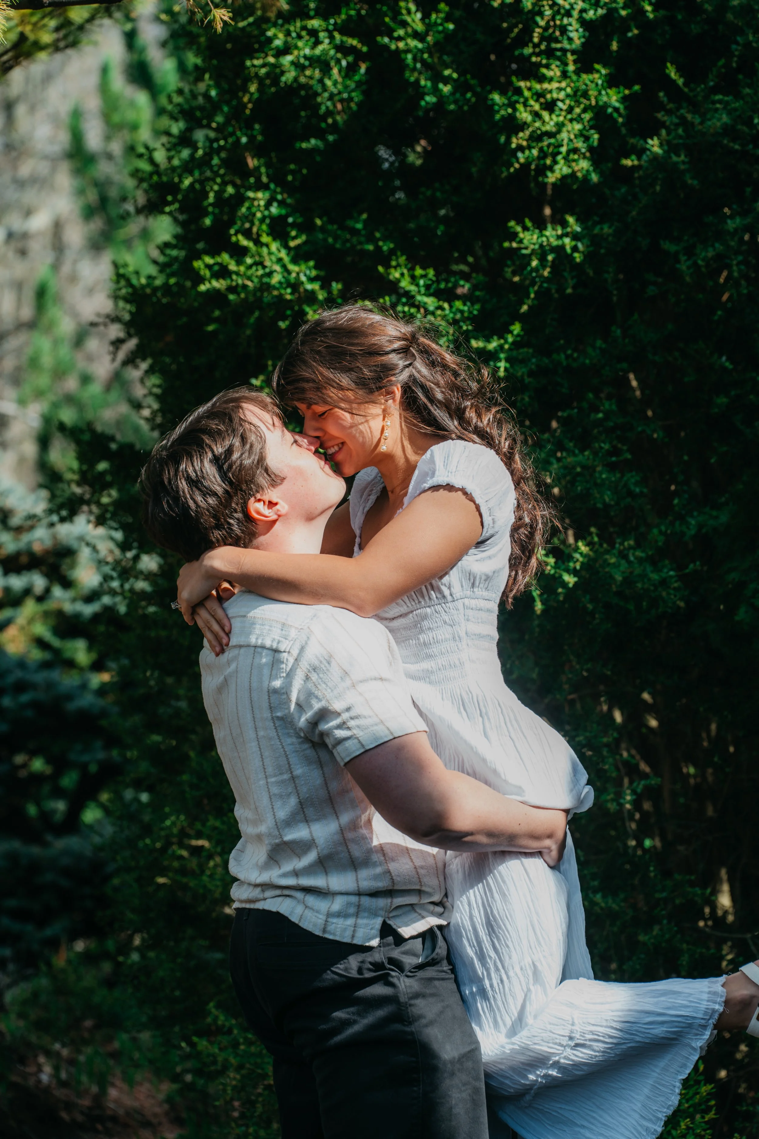 A romantic couple portrait from an engagement session, photographed with a timeless and heartfelt approach by Federico Weddings.