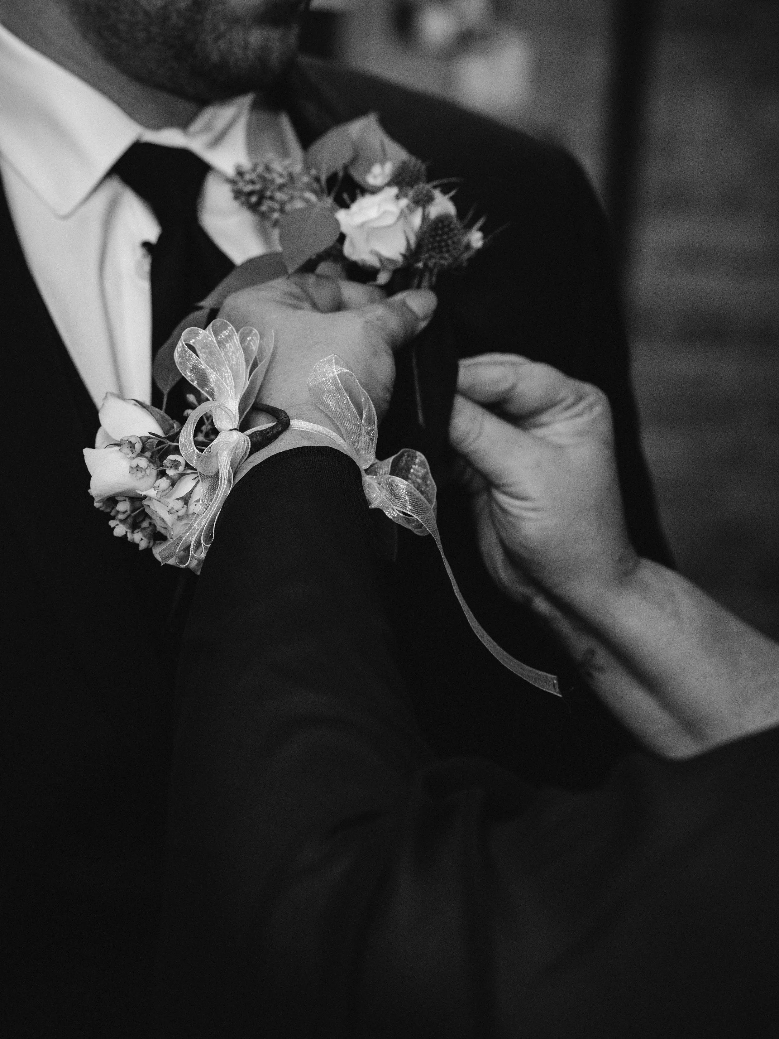 Elegant destination wedding photography focused on connection, atmosphere, and unforgettable moments.