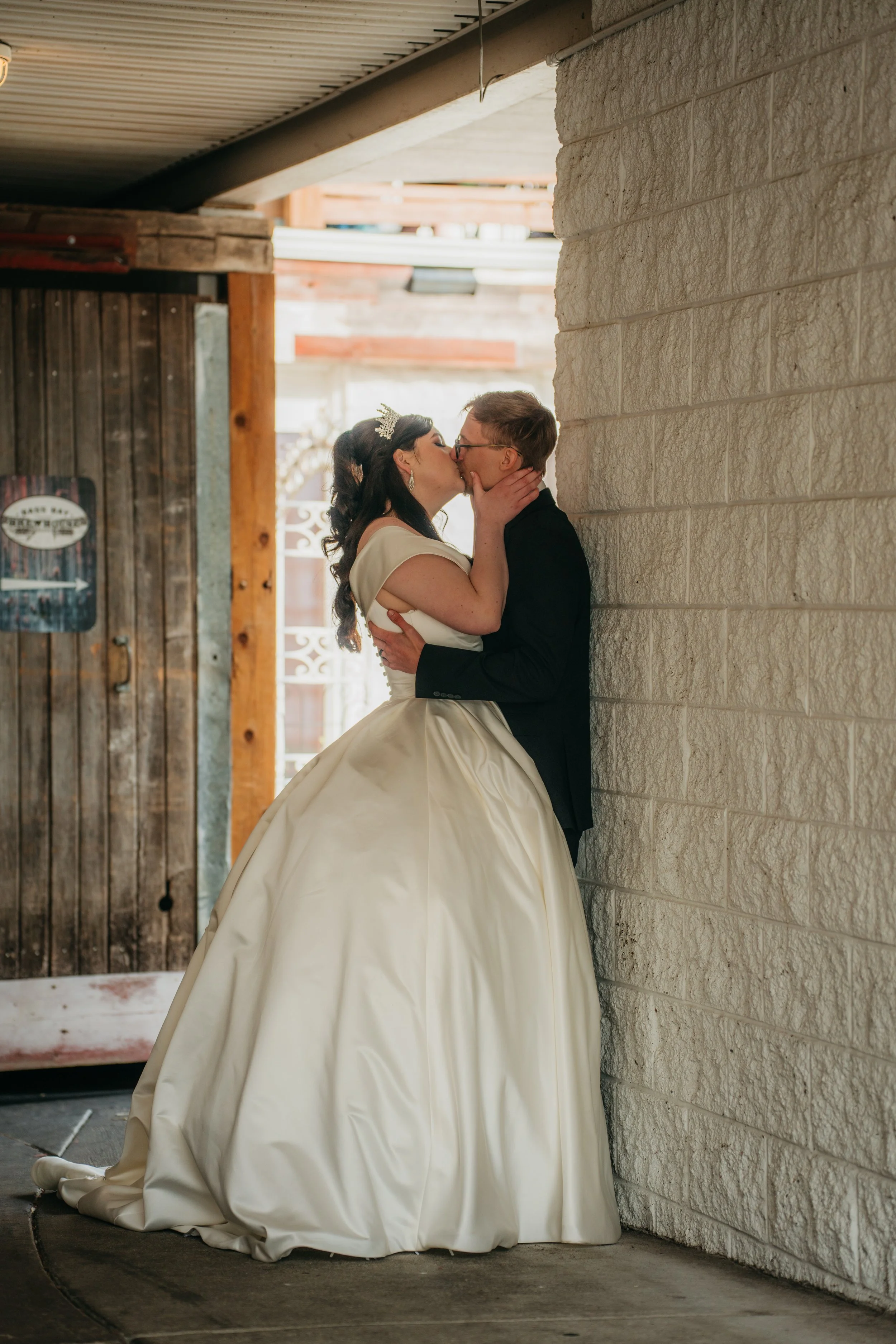 Elegant bride and groom portrait photography focused on real emotion, timeless composition, and beautiful wedding storytelling.