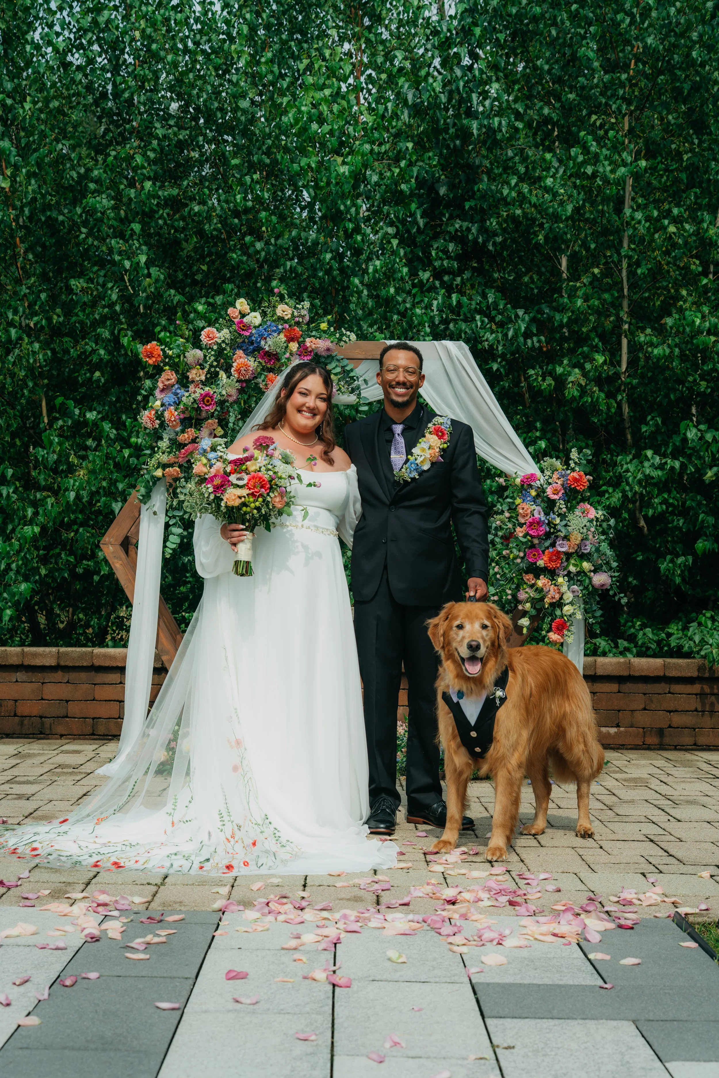 A meaningful wedding image capturing the feeling of the day, from the soft emotions to the unforgettable details.