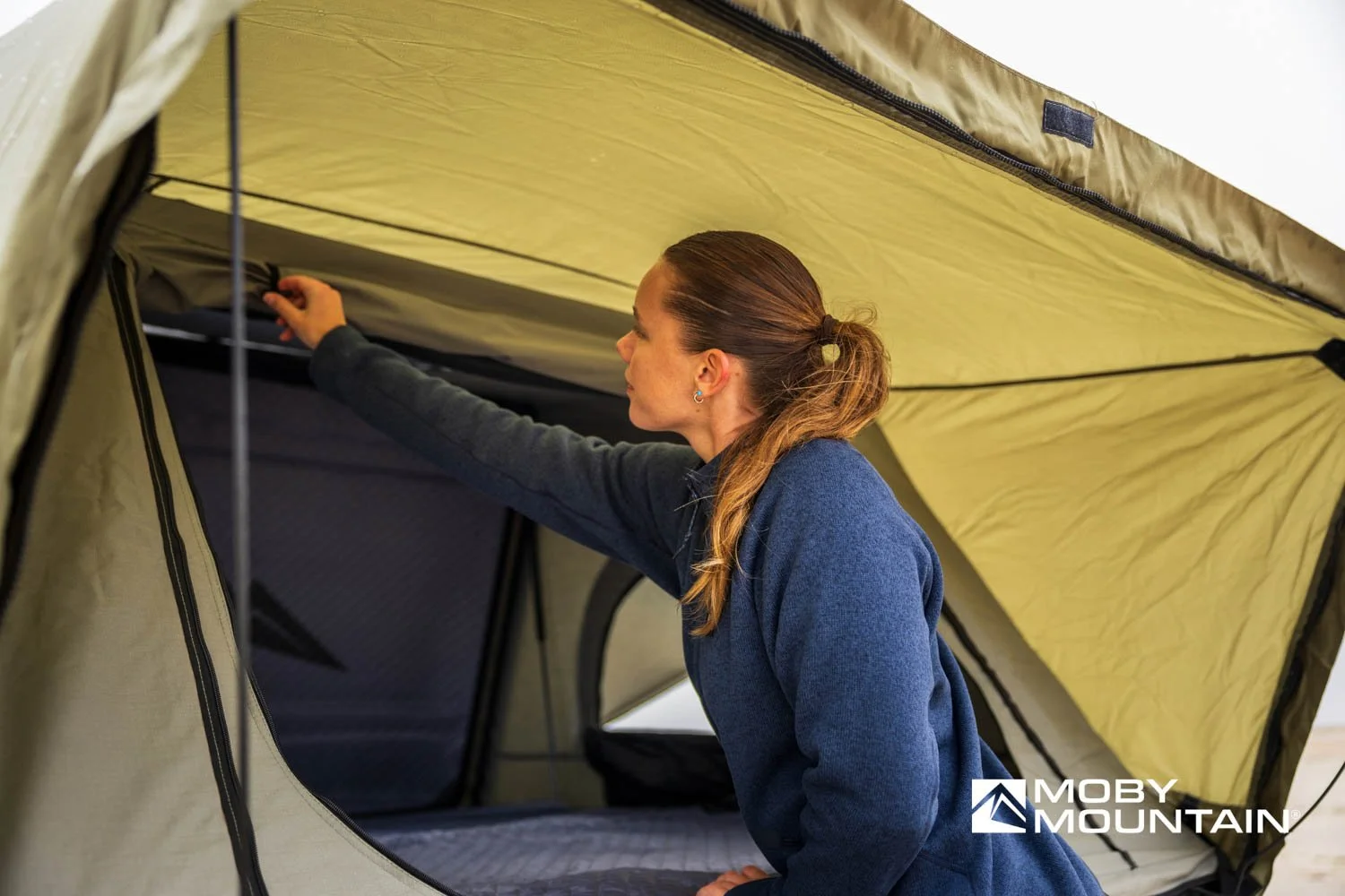PEAK XXL hunterGreen I Horizontal I Moby Mountain roof top tents (7).jpg