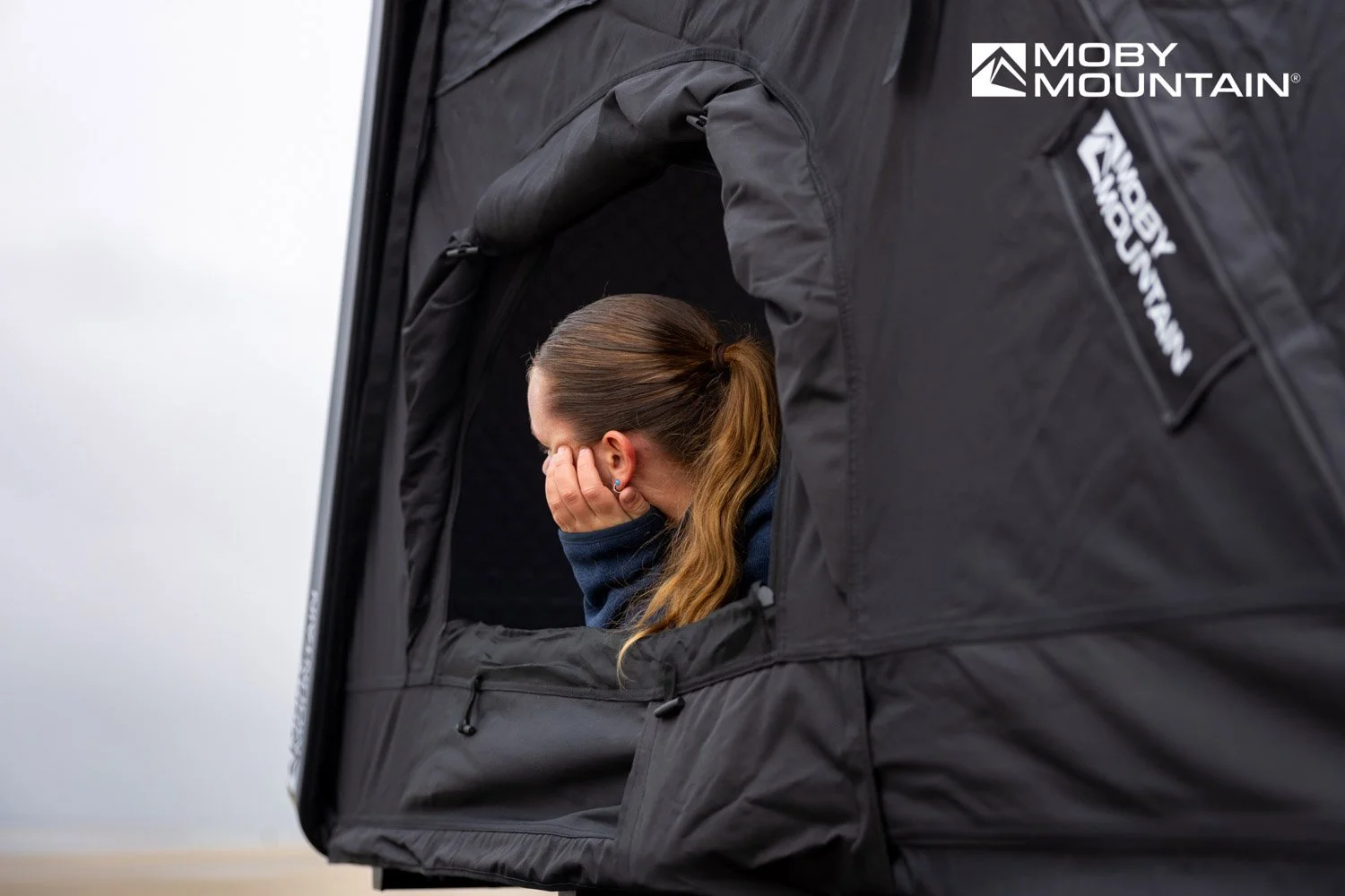 PEAK XXL thunderBlack I Horizontal I Moby Mountain roof top tents (6).jpg