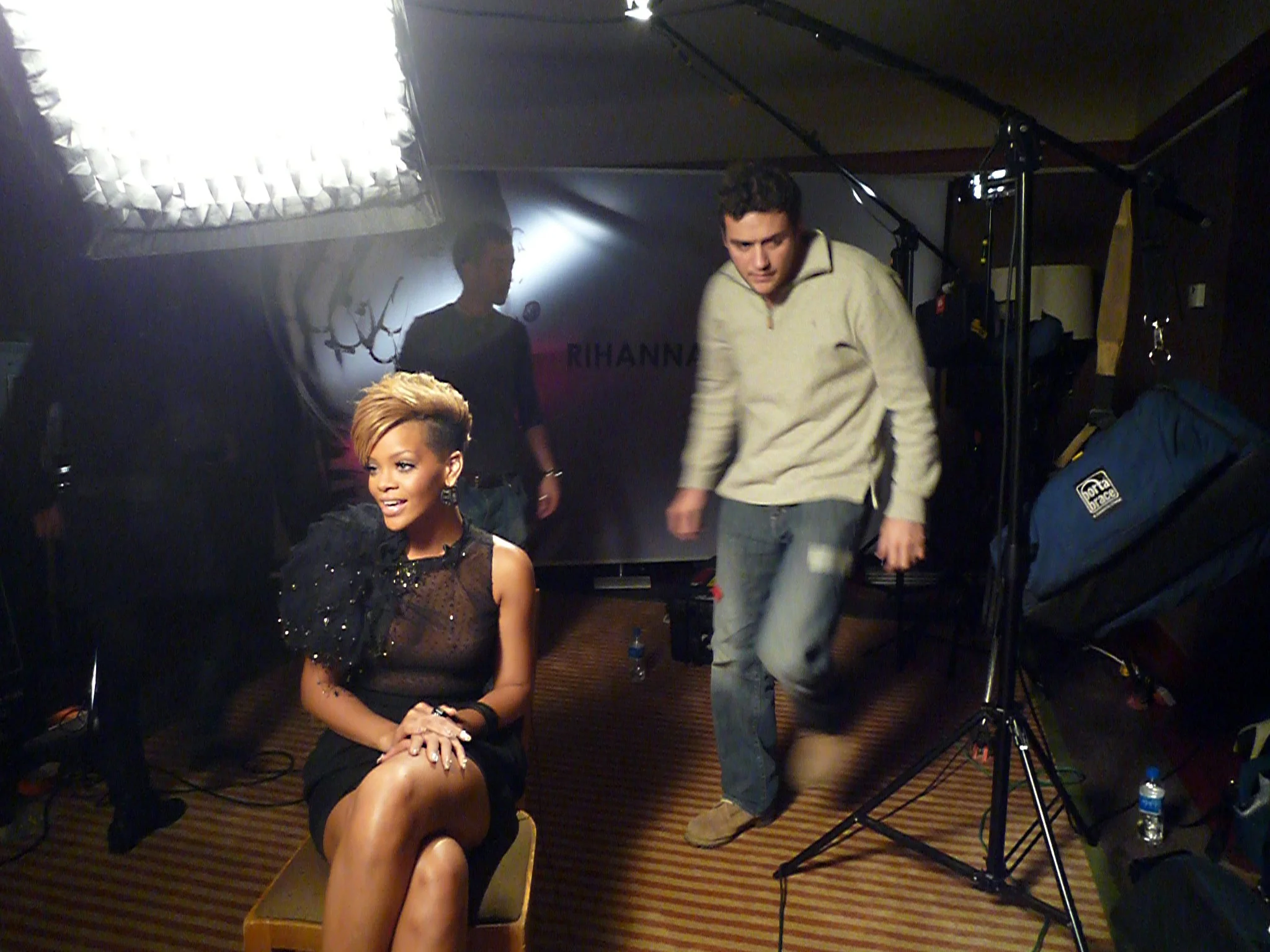 1Rihanna lights.jpg