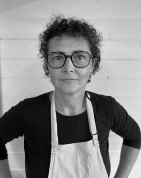 Portrait photographique de Virginie Blin à l'atelier Version K ceramiques - Clichy