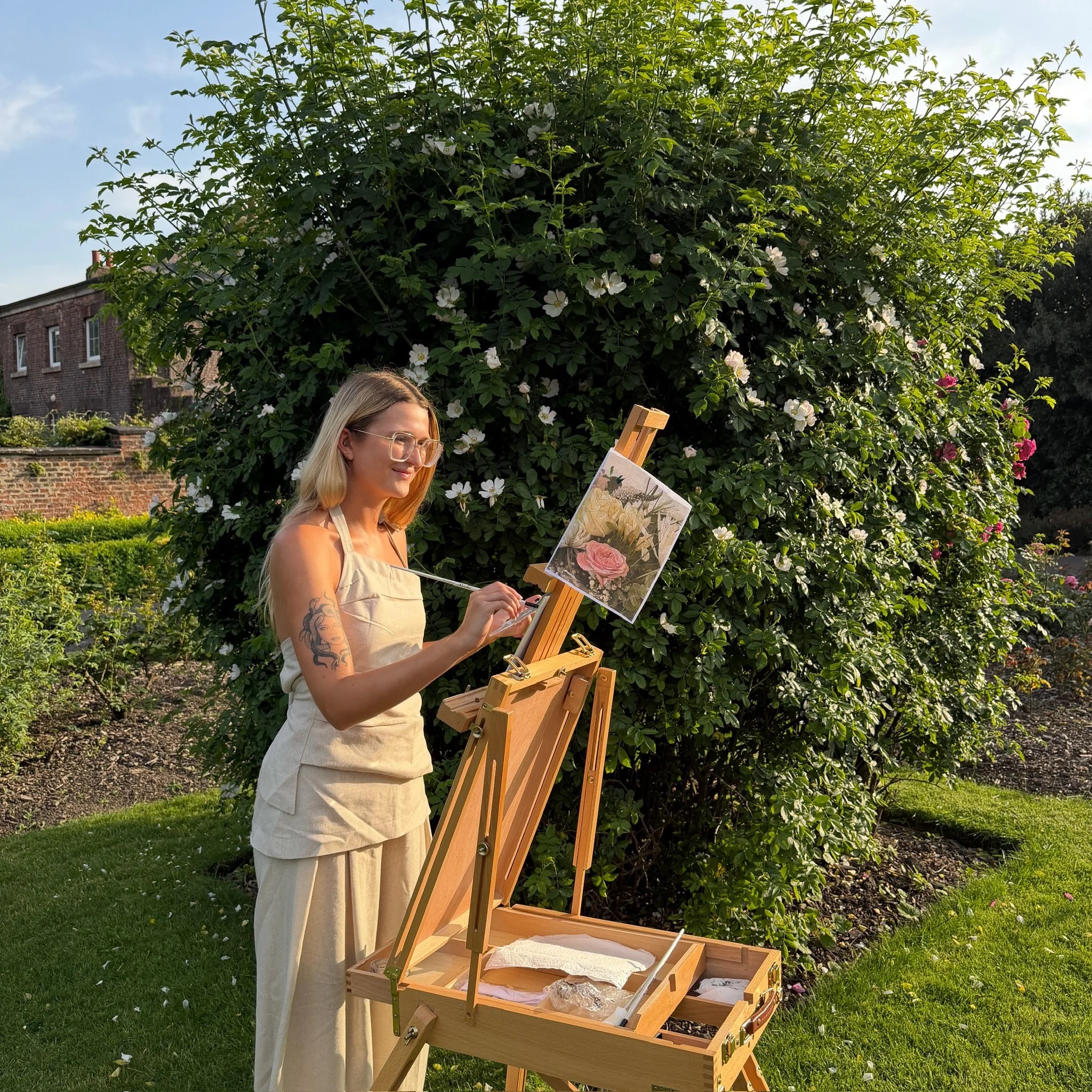 Live wedding painter capturing the bride and groom's vision in oil paint
