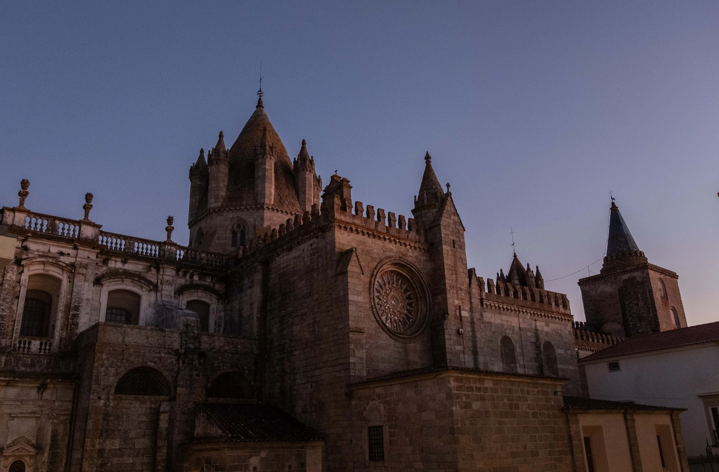 The Breadbasket of the West: Wealth and Warfare in Islamic Évora