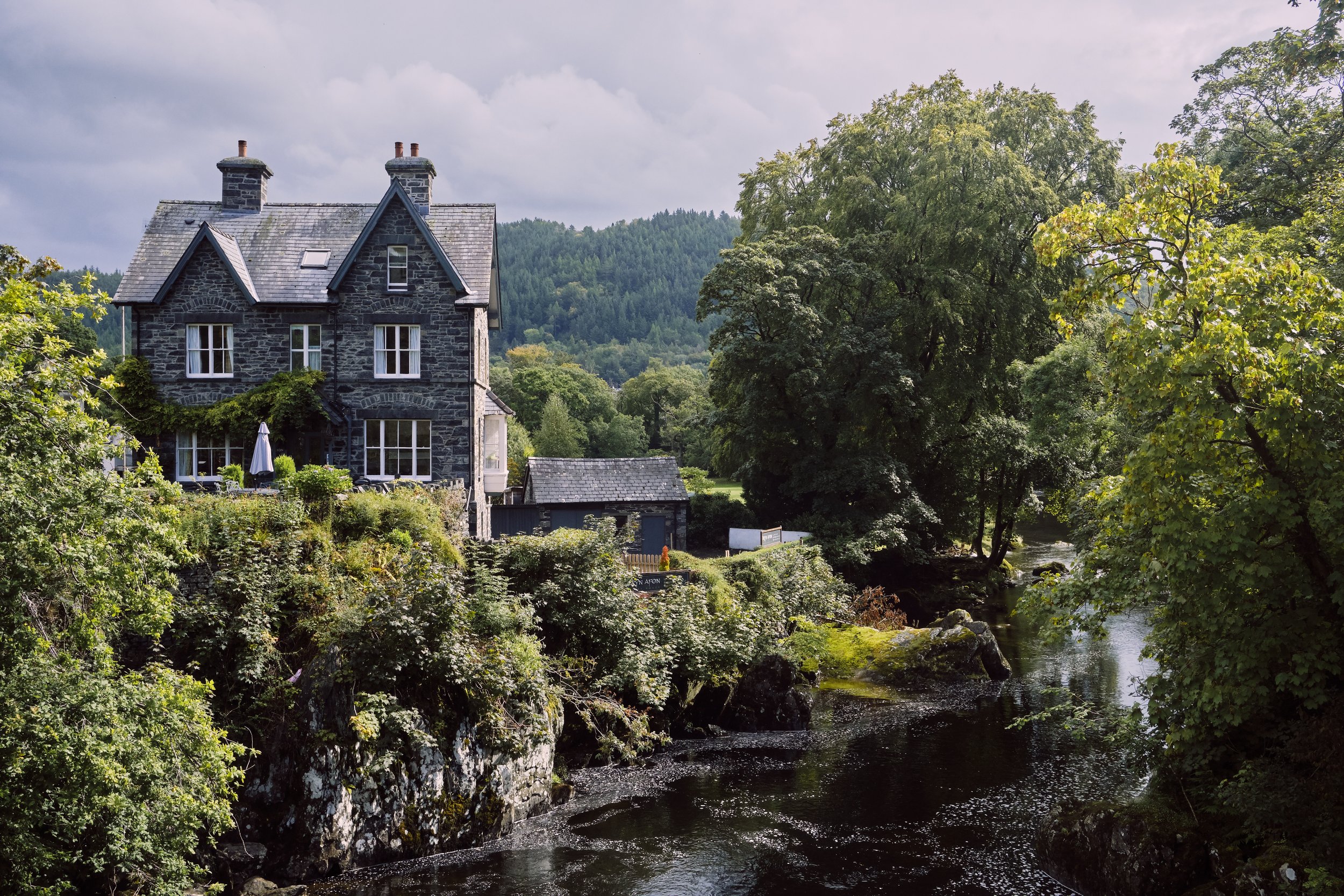 Wales Wed 08 (1).jpg