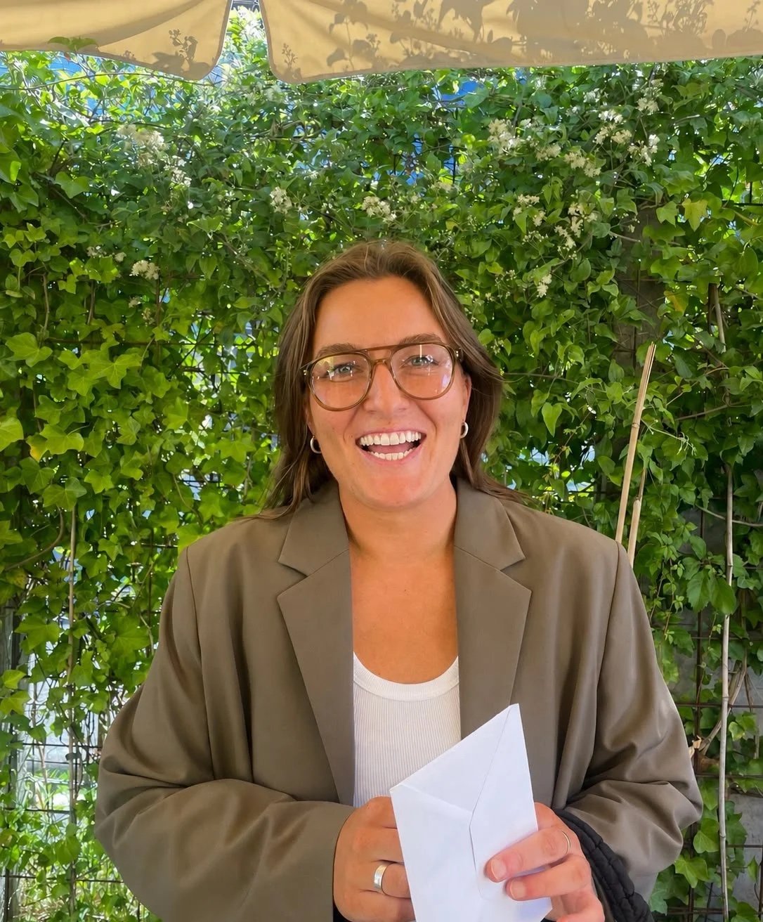 Elisabeth Wiltens, English-speaking counsellor smiling.
