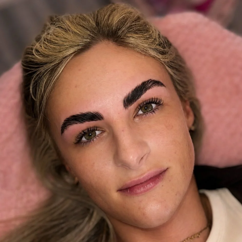 LASH &amp; BROW COMBO🤎💫

Using all @beautifulbrows products🤌🏼🩷

Treatment: Lash Lift &amp; Brow Lamination 
Cost: &pound;70

🖥️ Book Appointments Online (Timely)
📲 Call/Text 07305 143036 For All Enquiries
📍 98 Water Street, M26 4BE
📅 Open We