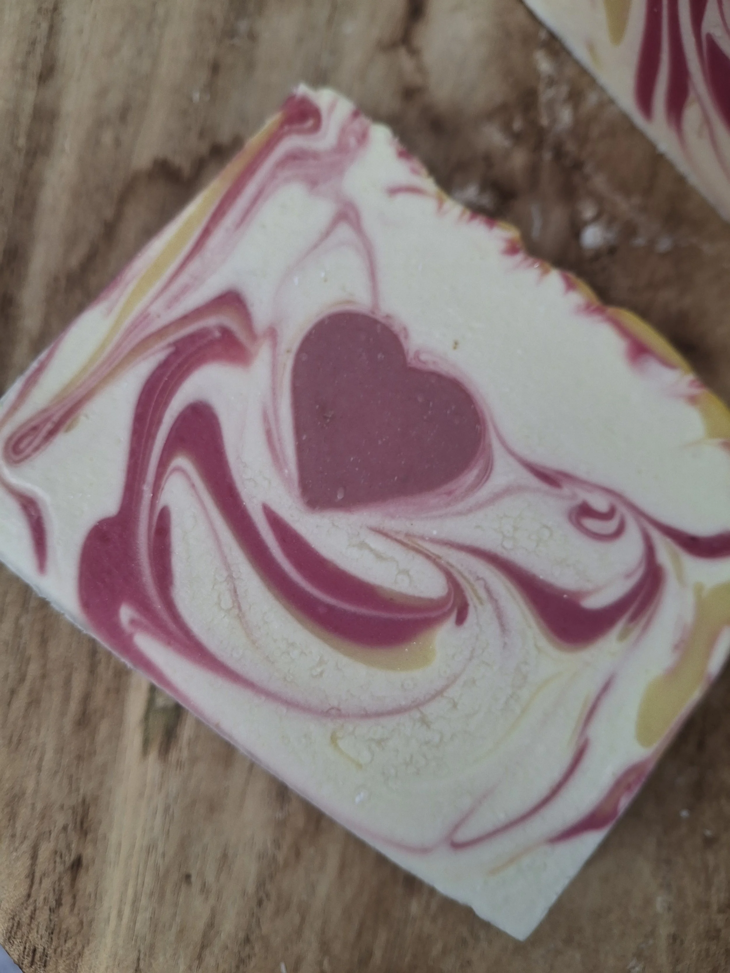Love In Bloom- Heart Embed