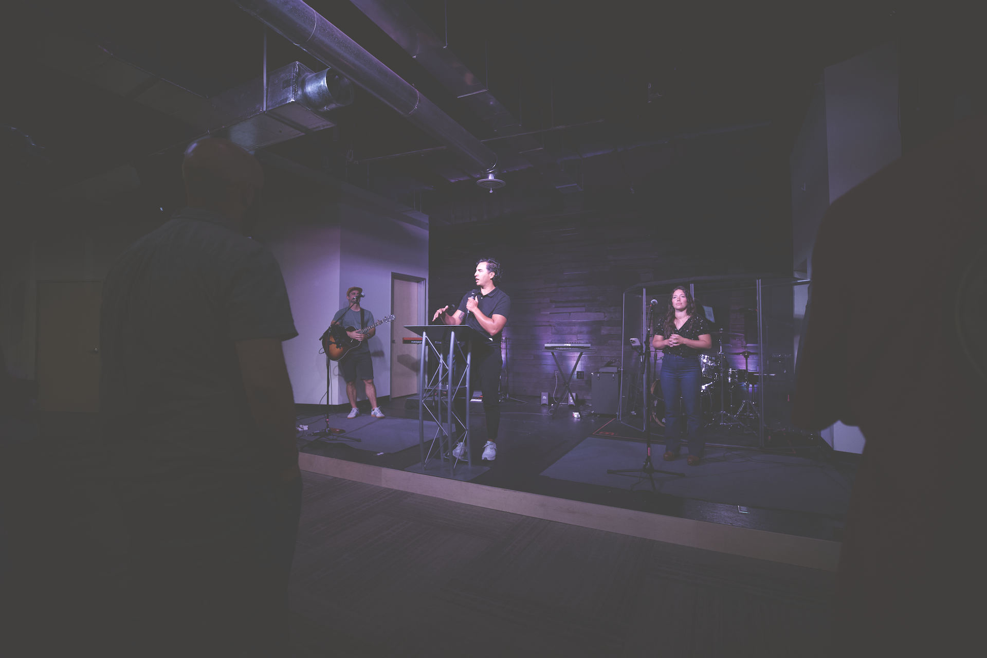 Church of the Valley | Pastor Boyd Bettis preaching