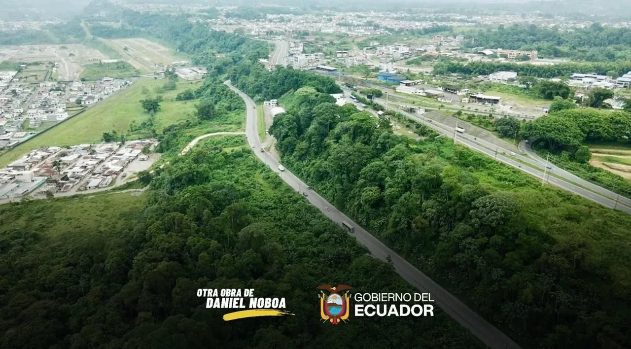 Gobierno de Daniel Noboa destinará más de USD 19 millones para rehabilitar corredor vial entre Santo Domingo y Los Bancos