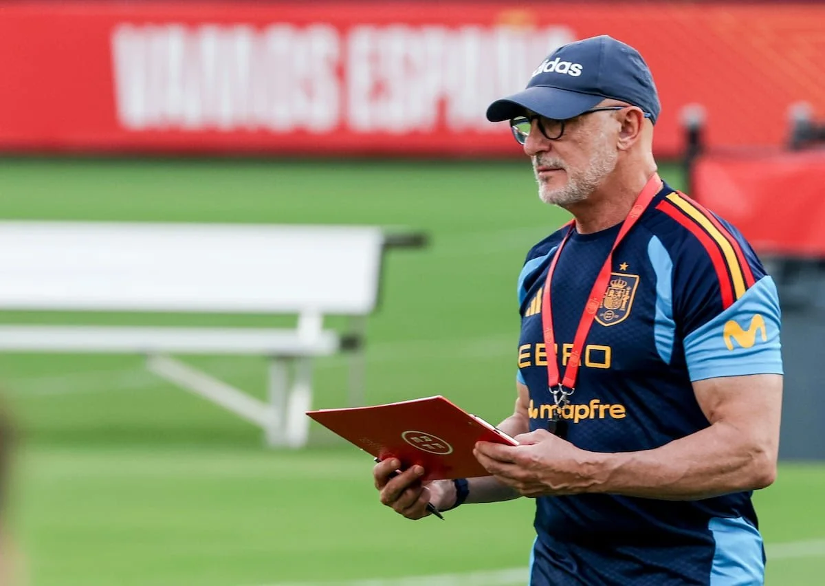 España recupera a Víctor Muñoz y ya cuenta con sus 26 jugadores para el Mundial 2026
