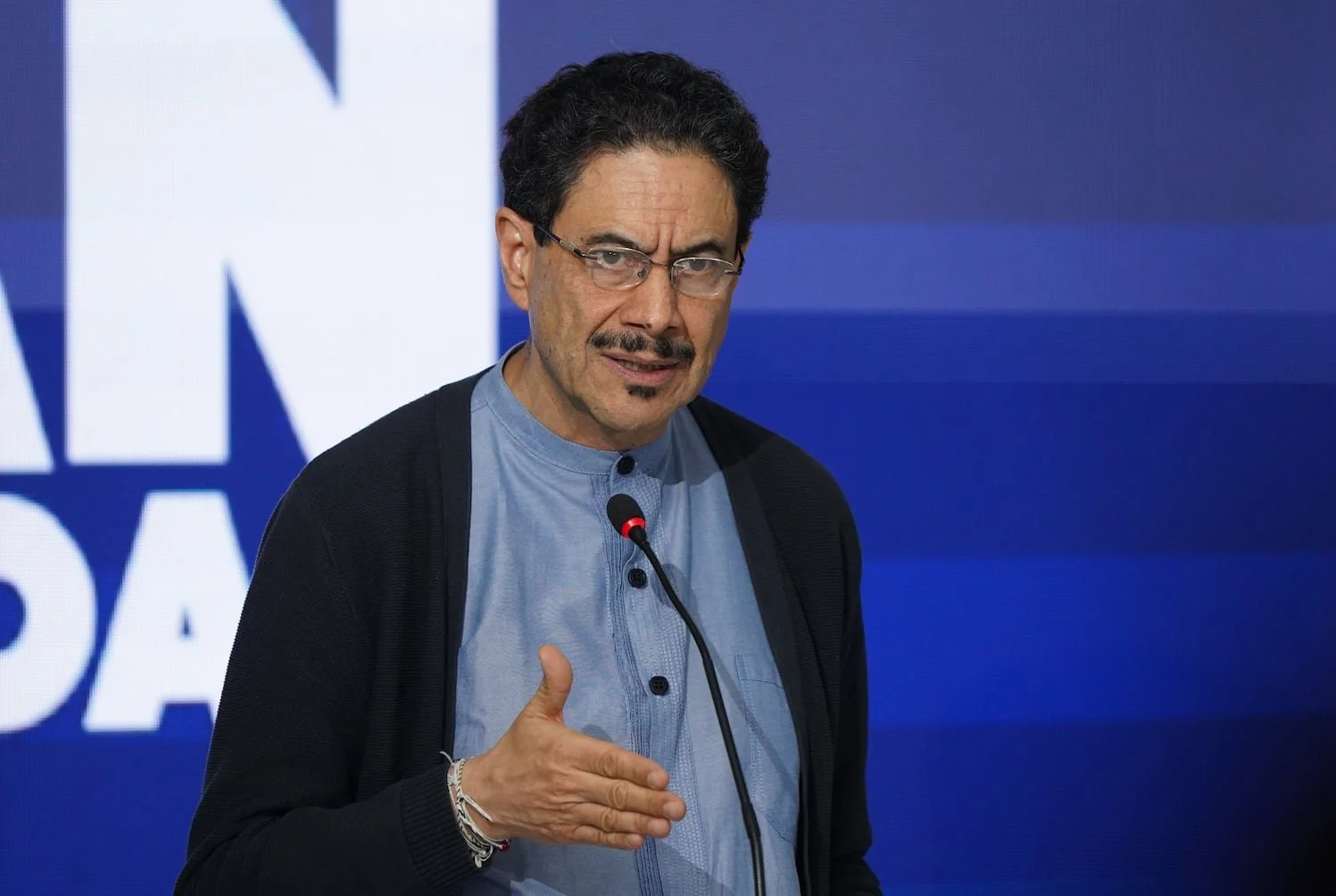 Iván Cepeda habla sobre su salud y rechaza rumores sobre una supuesta enfermedad grave