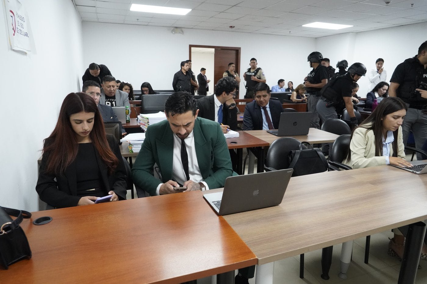 Fiscalía acusa a José Serrano, Xavier Jordán, Ronny Aleaga y otros cuatro procesados como autores mediatos del asesinato de Fernando Villavicencio