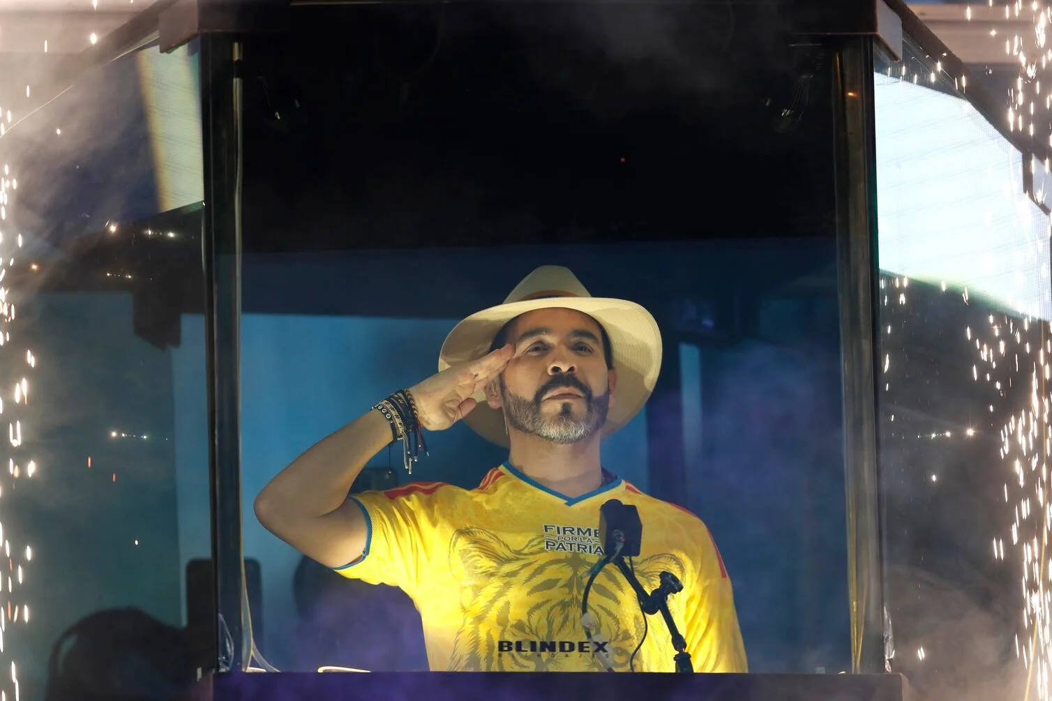 Presidente electo de Colombia denuncia presuntas irregularidades durante el proceso de transición