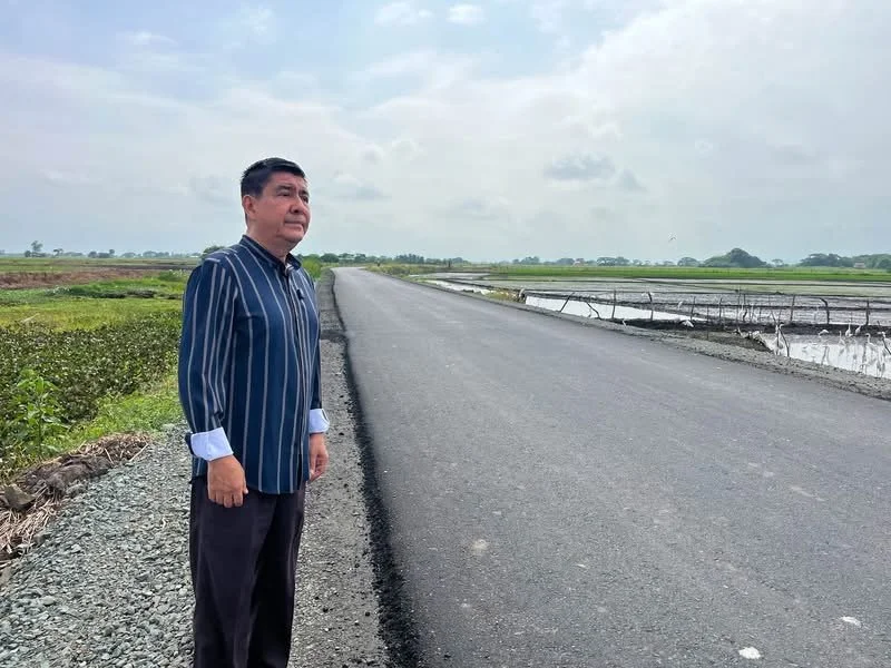 Alcalde de Daule supervisa reparación de socavón y mantenimiento en la vía Chapinero – Palo de Iguana – La Alborada