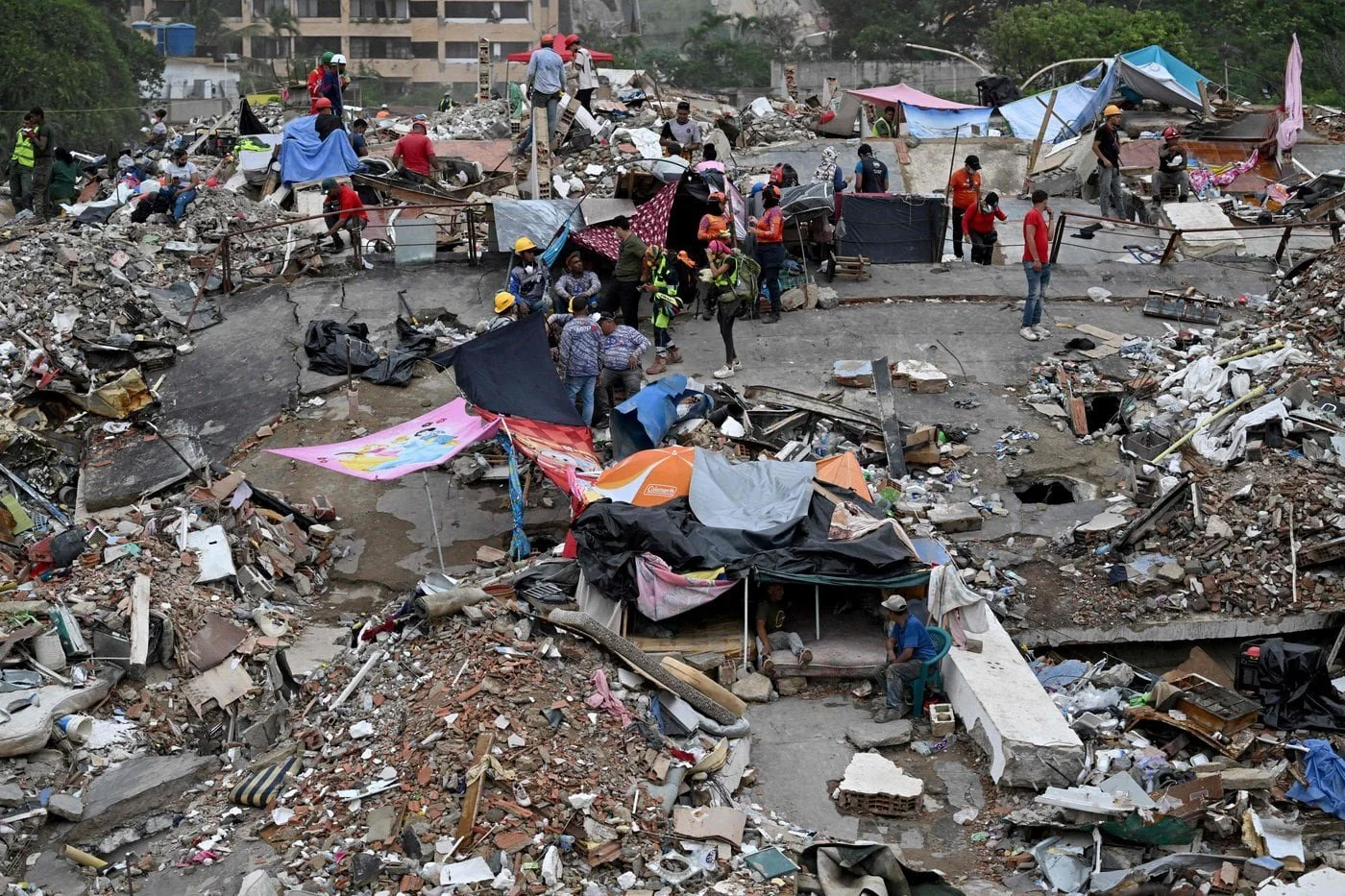 Venezuela anuncia plan de vivienda tras los terremotos y promete entregar 200 casas la próxima semana